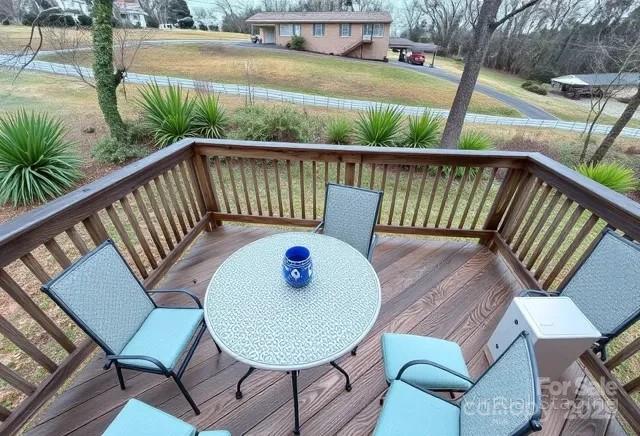 578 30th Avenue Circle NE — Hickory