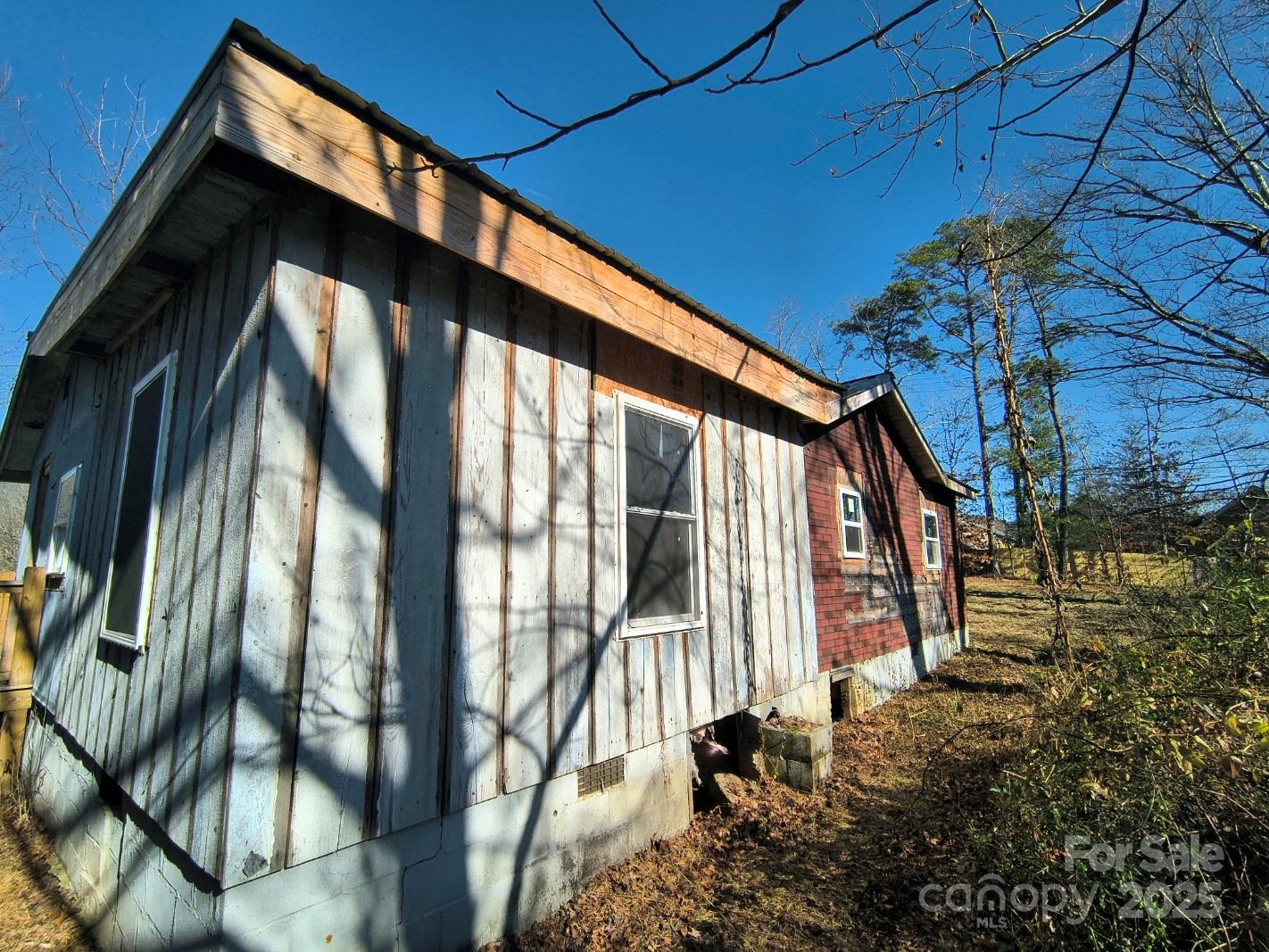 28 Pearl Street — Black Mountain