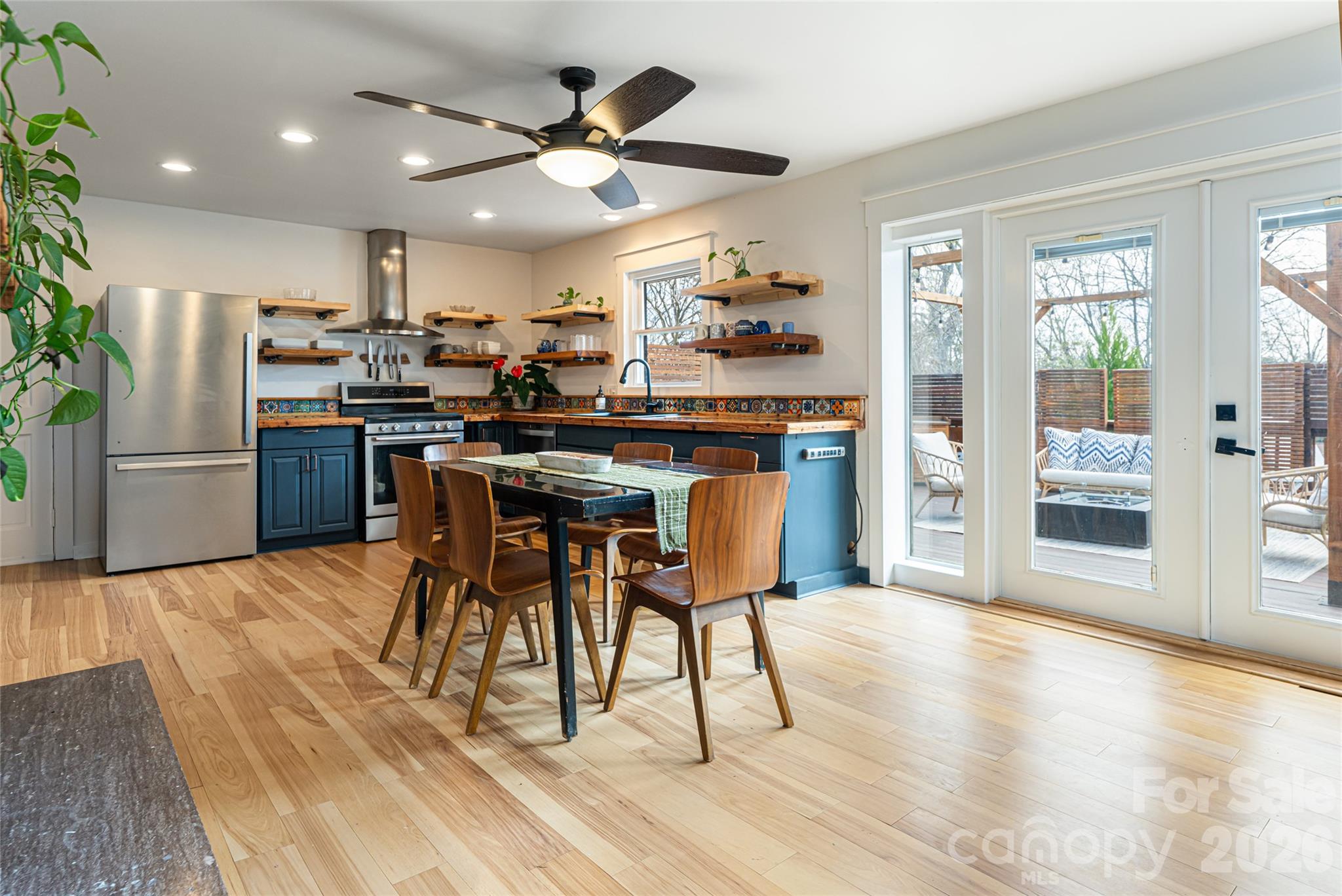 10 Lance Lane — Asheville
