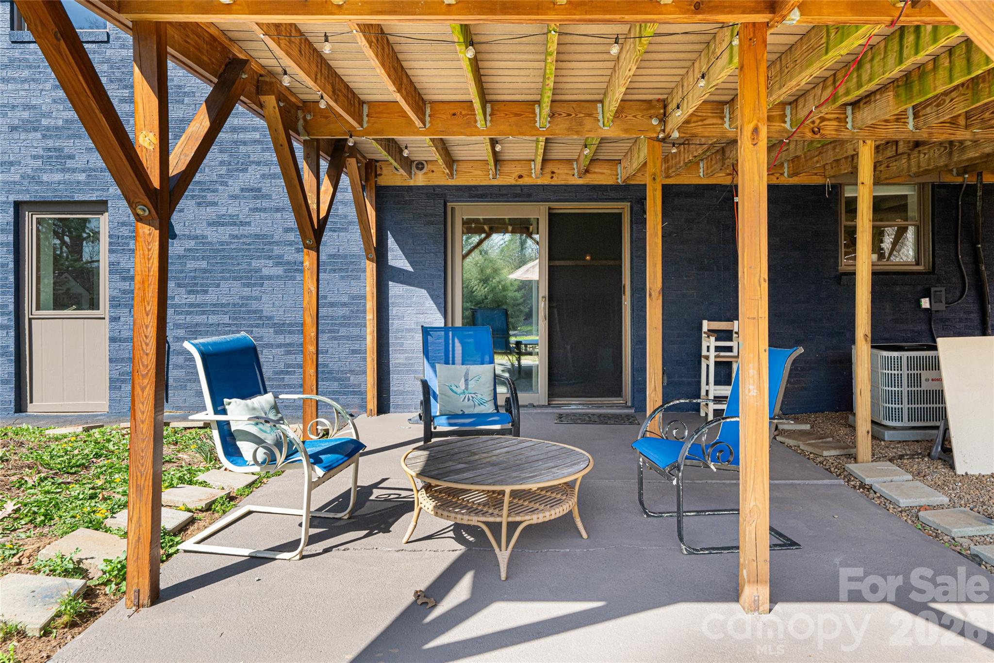 10 Lance Lane — Asheville
