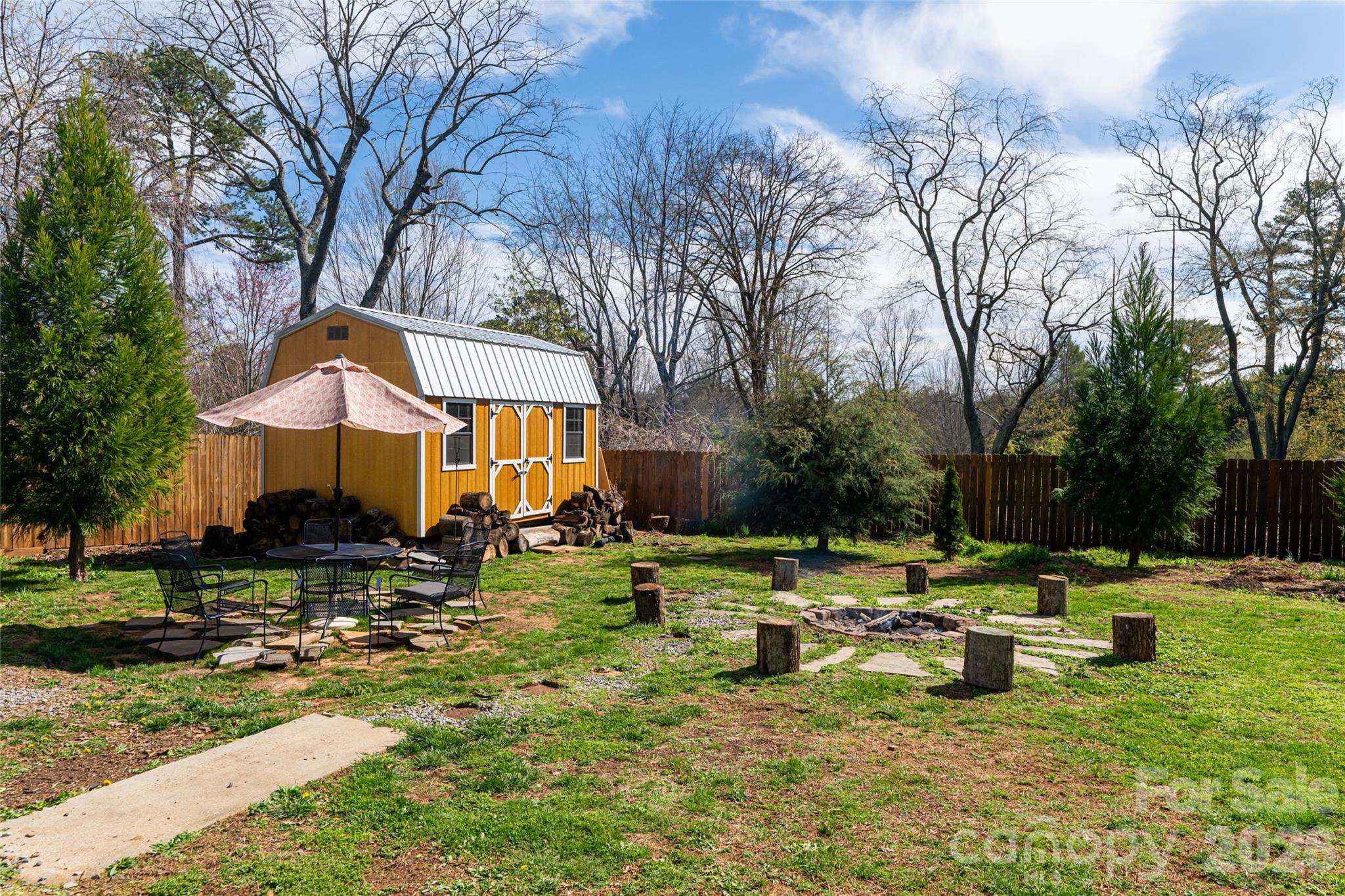 10 Lance Lane — Asheville