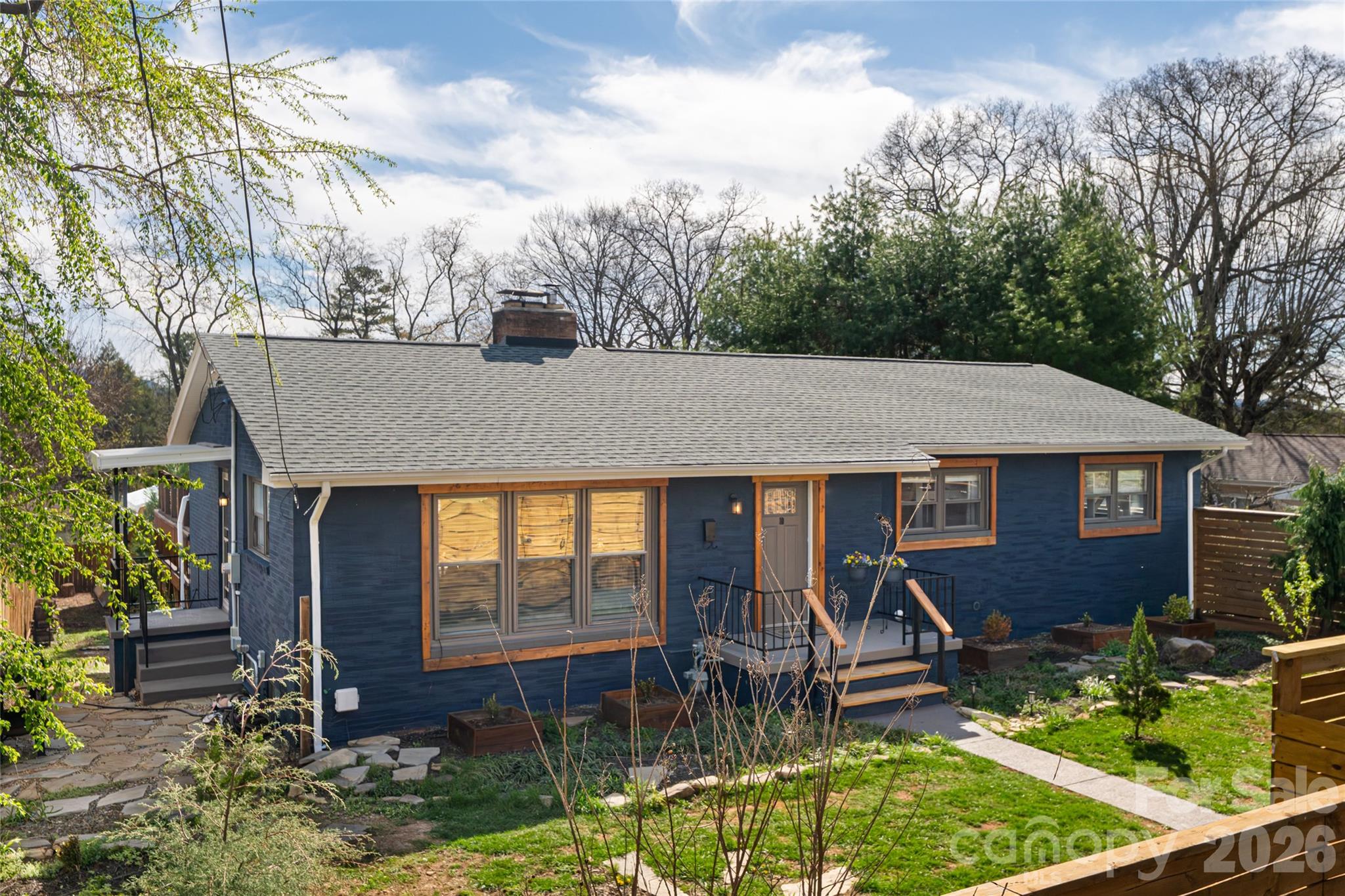 10 Lance Lane — Asheville