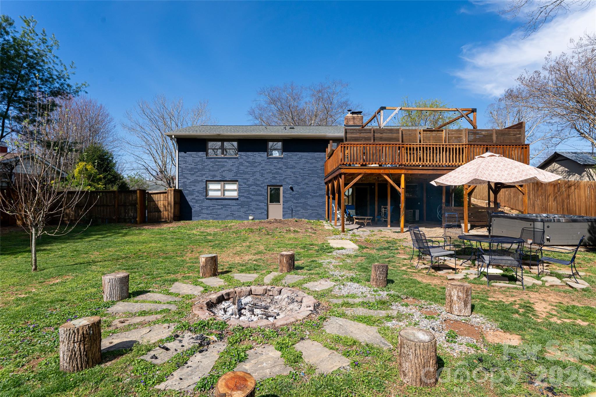 10 Lance Lane — Asheville
