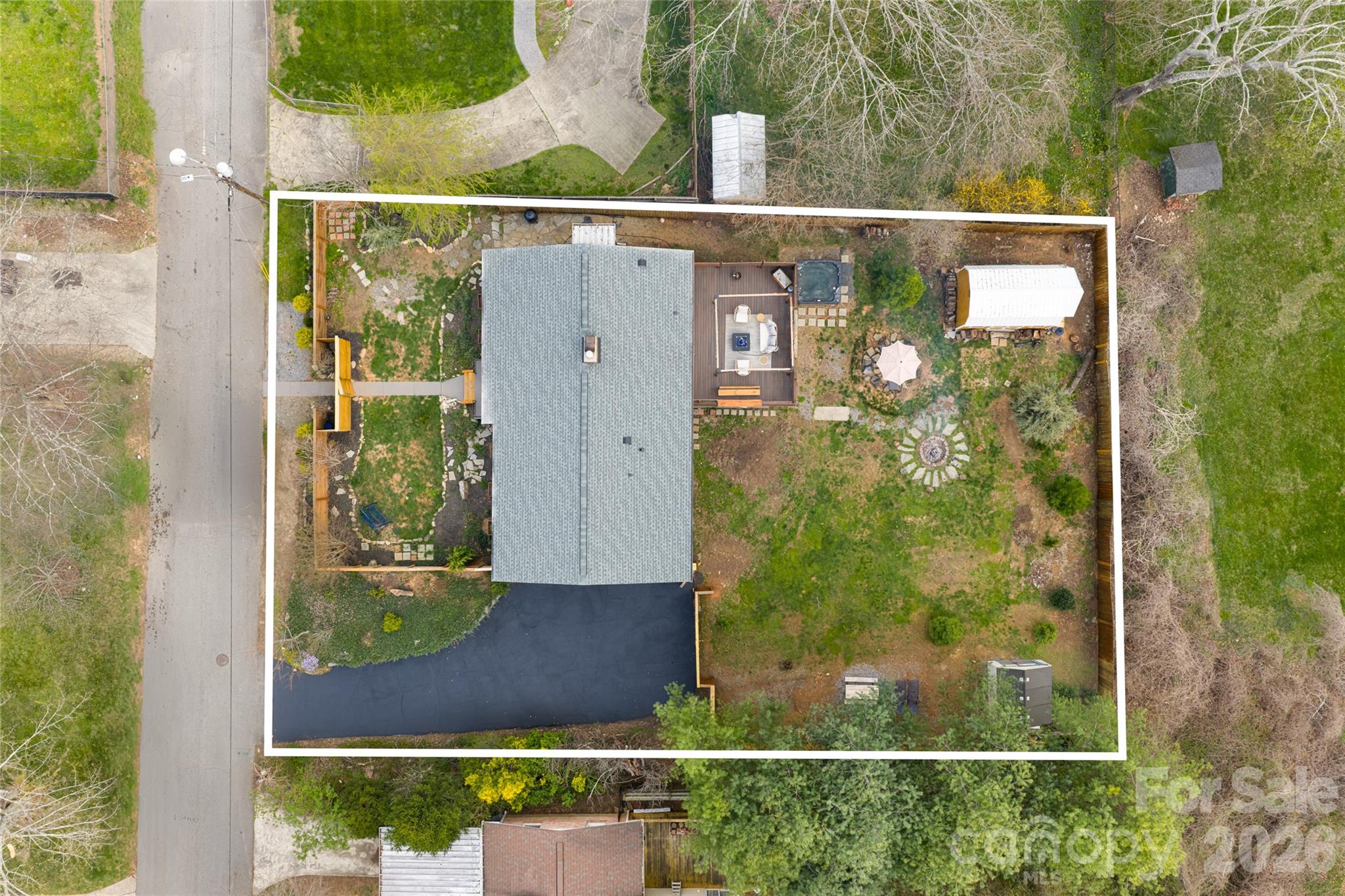 10 Lance Lane — Asheville