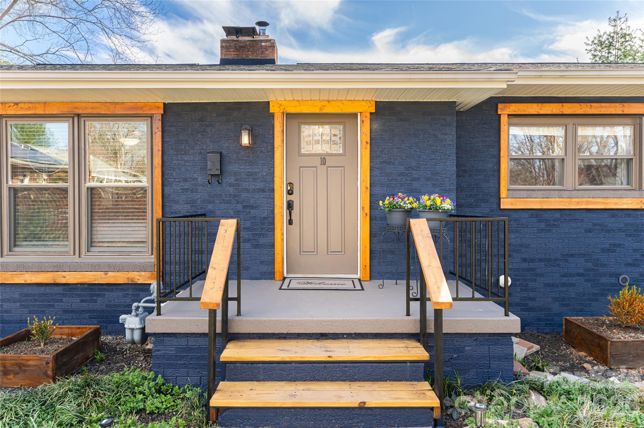 10 Lance Lane — Asheville