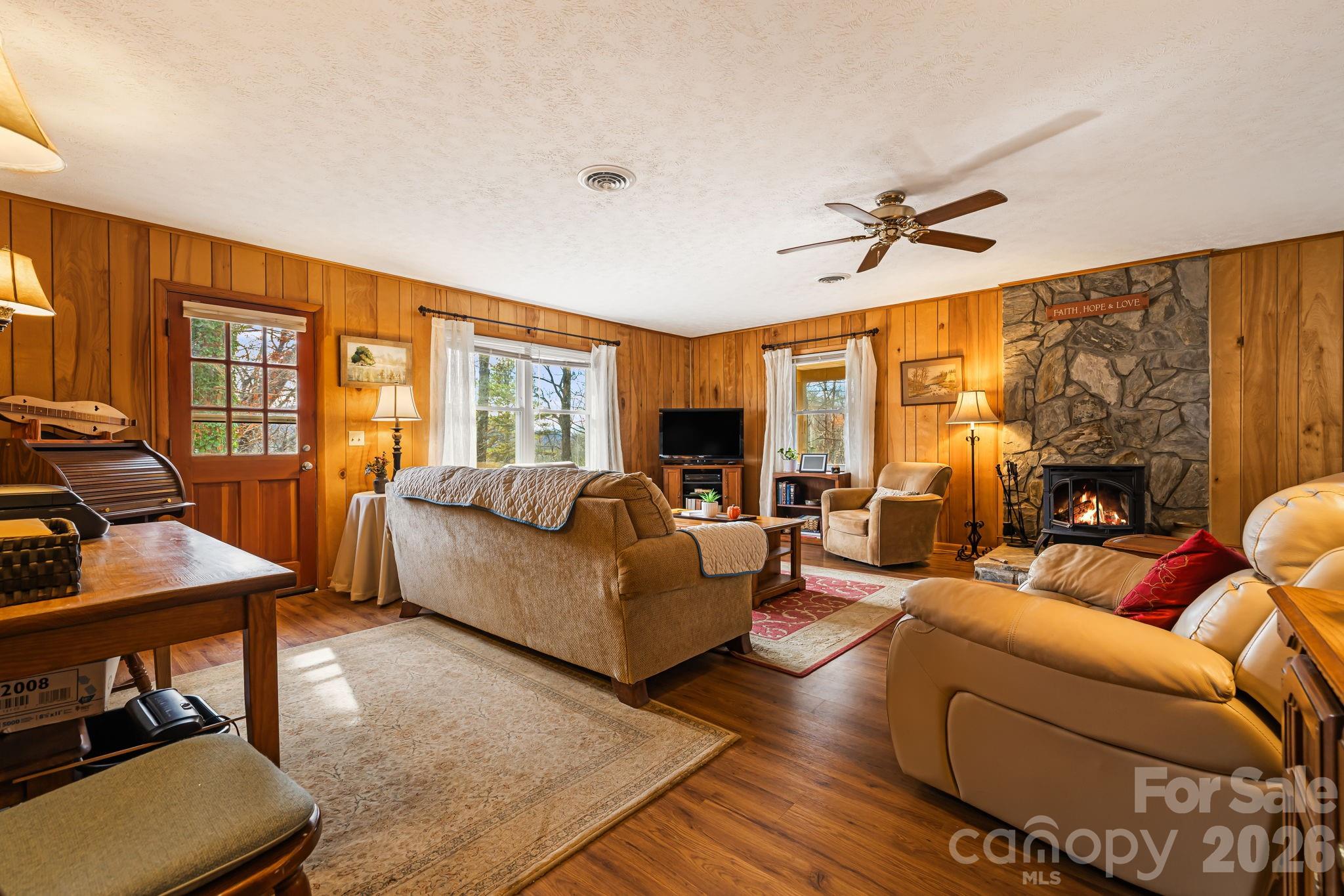 65 Roy Lane — Black Mountain