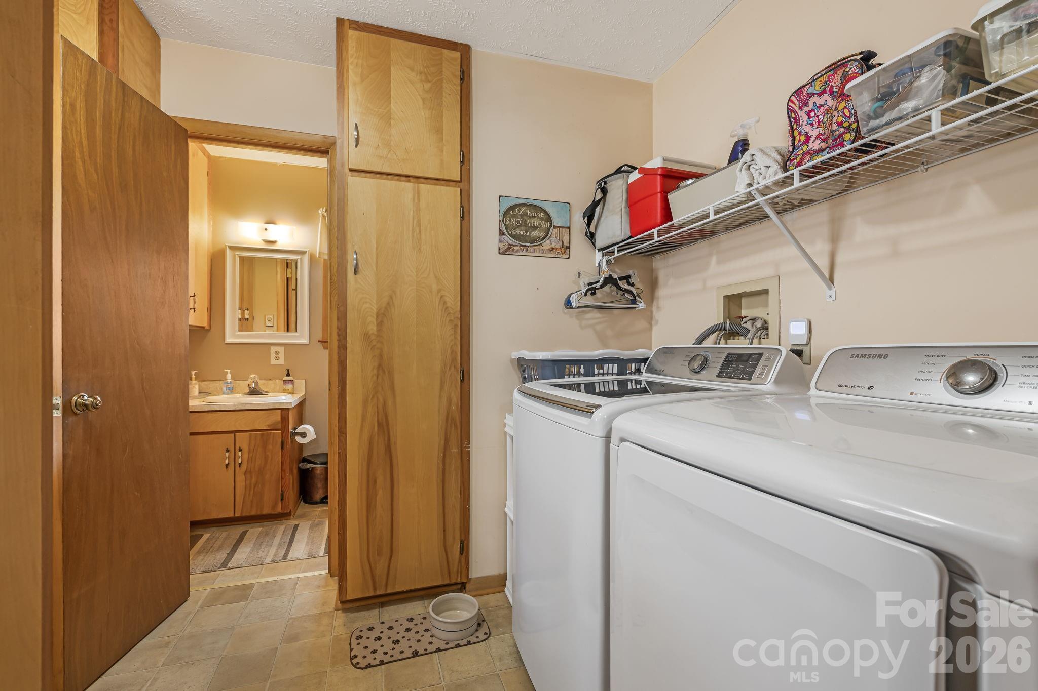 65 Roy Lane — Black Mountain
