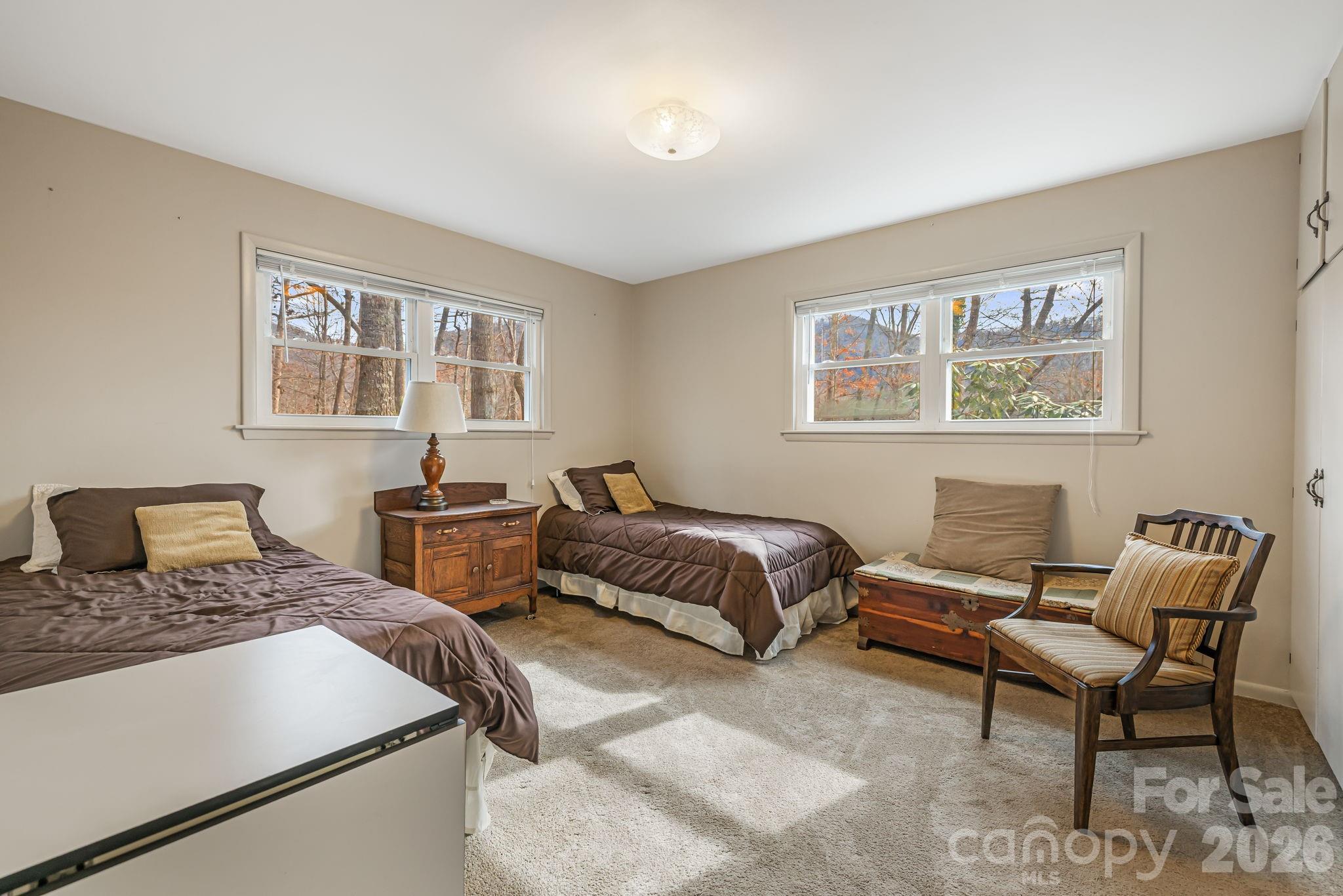 65 Roy Lane — Black Mountain