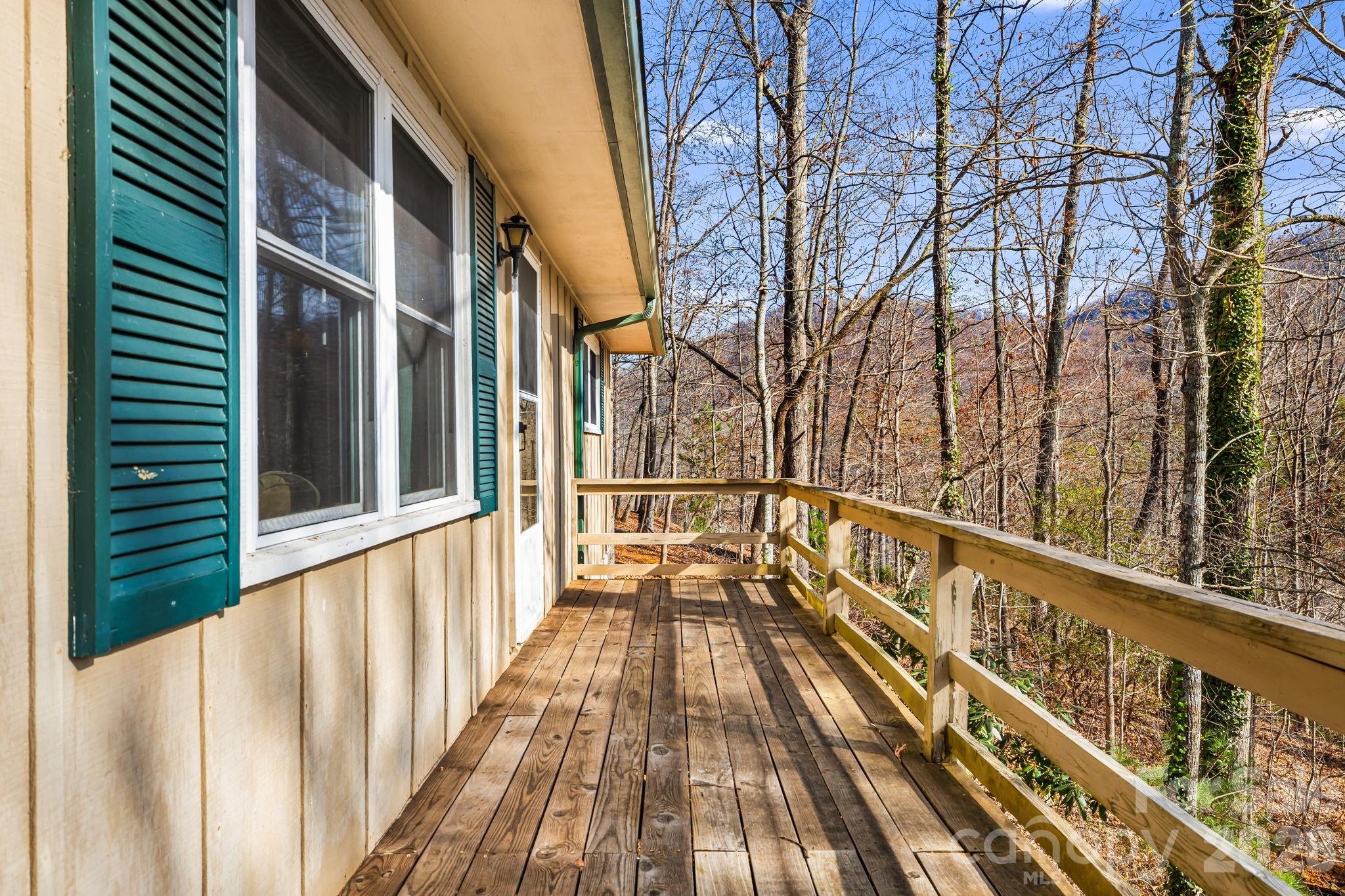 65 Roy Lane — Black Mountain