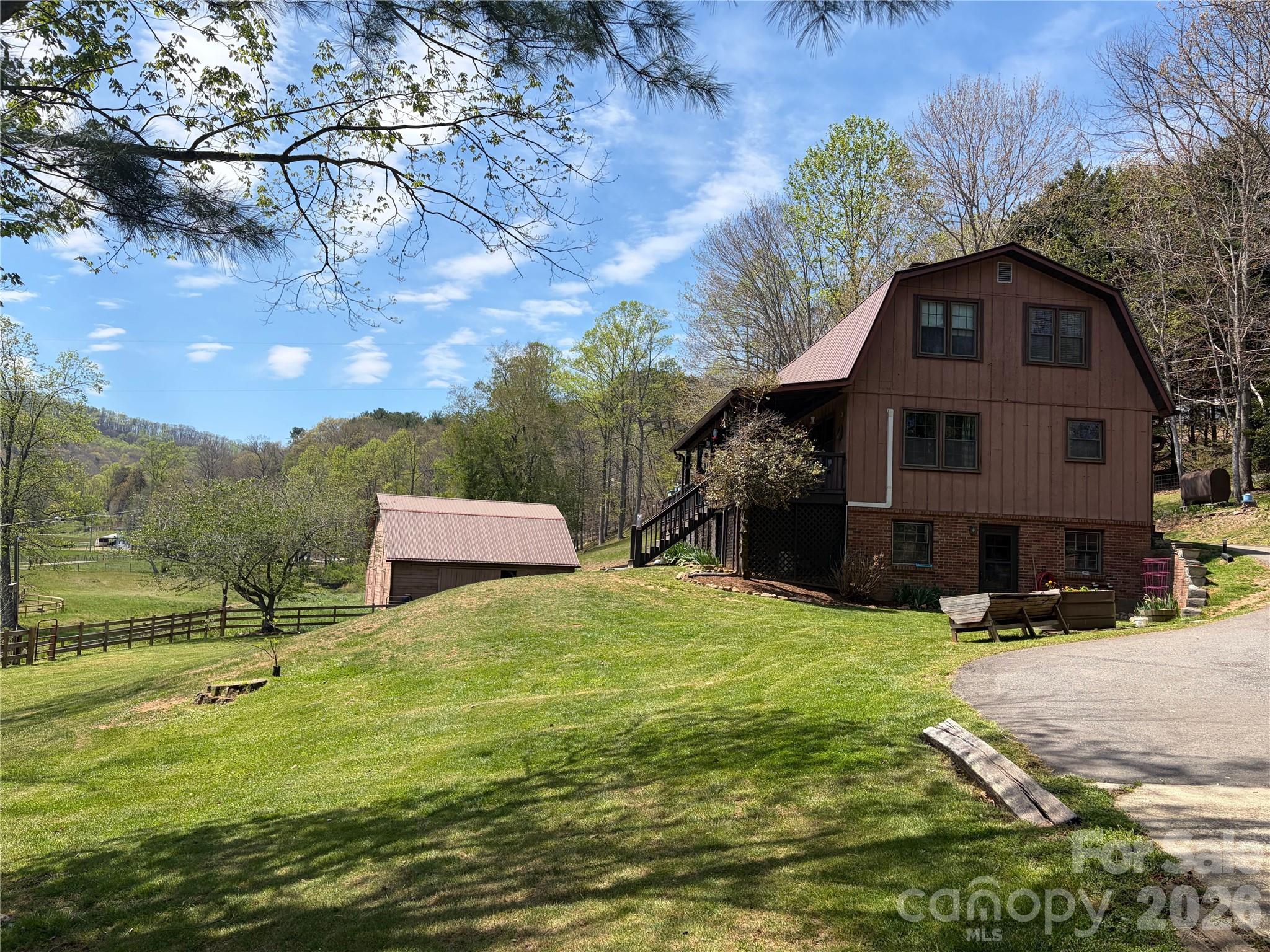 366 Dix Creek #2 Road — Leicester