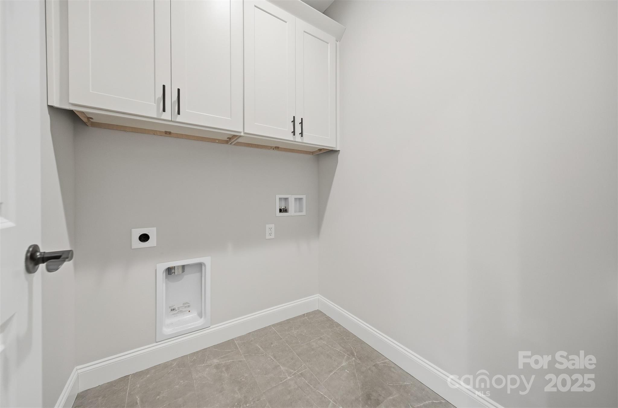 835A Wynnshire Drive — Hickory