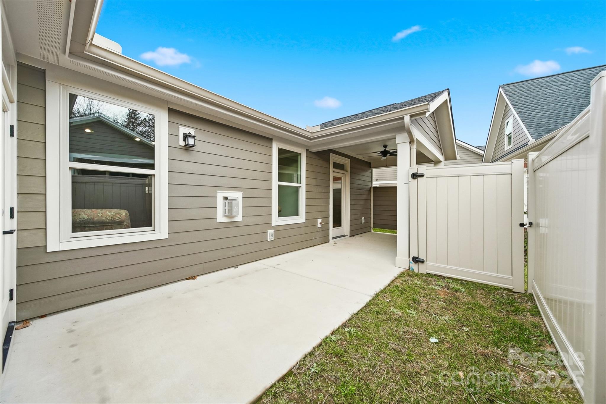 835A Wynnshire Drive — Hickory