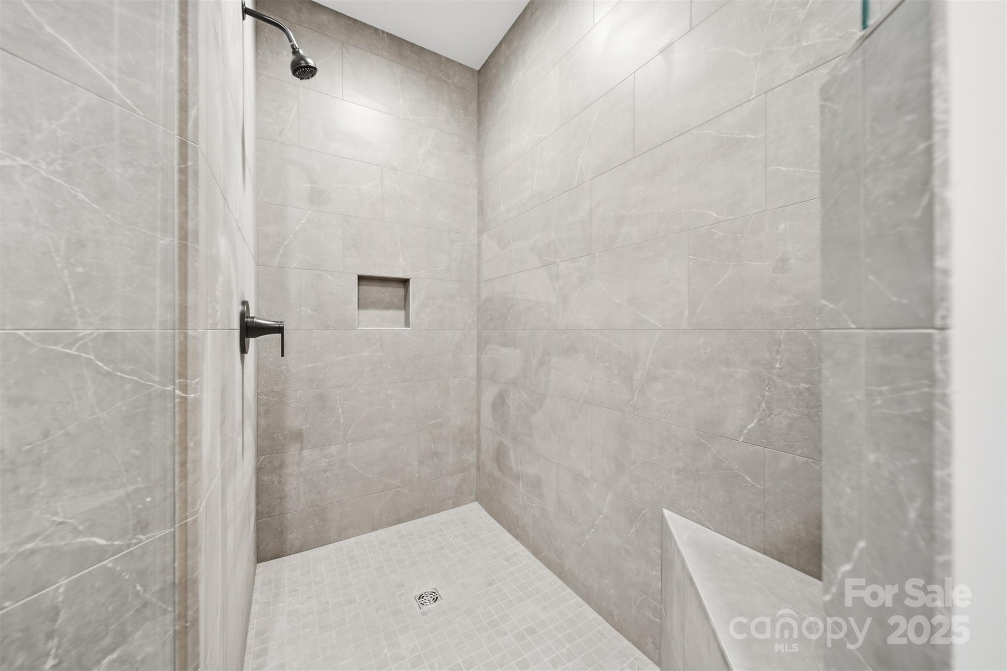 835A Wynnshire Drive — Hickory