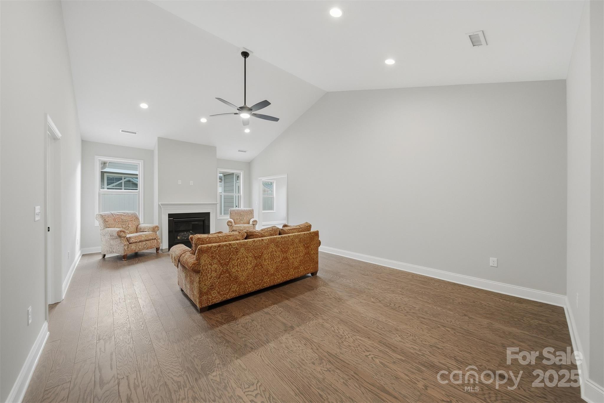 835A Wynnshire Drive — Hickory