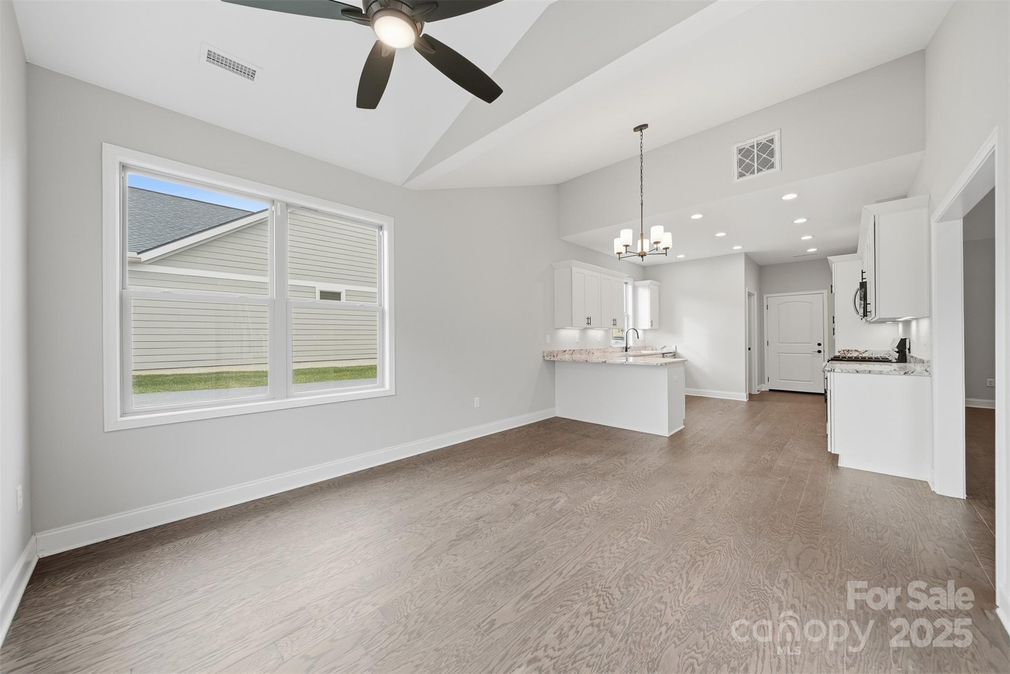 835A Wynnshire Drive — Hickory
