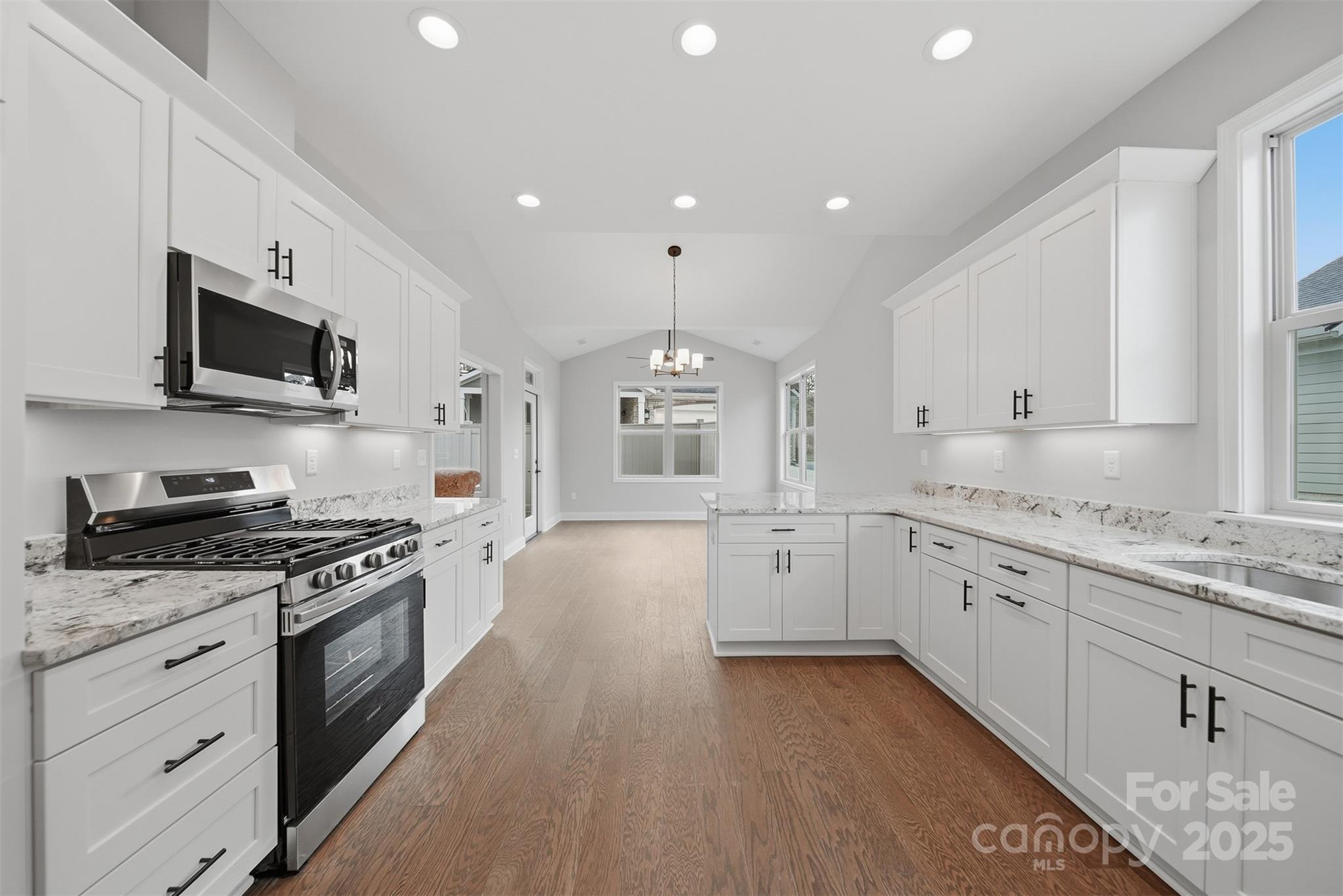 835A Wynnshire Drive — Hickory