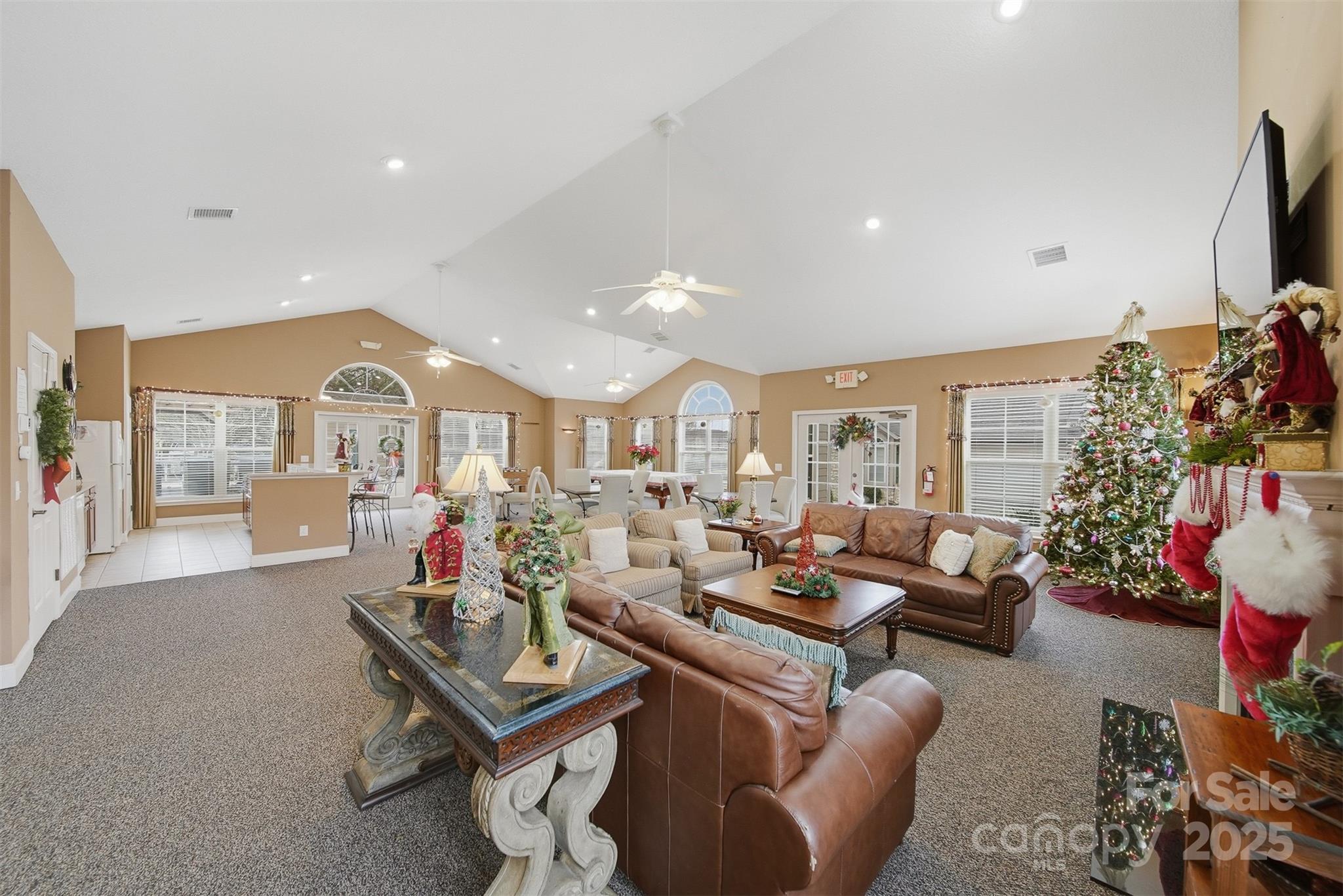 835A Wynnshire Drive — Hickory