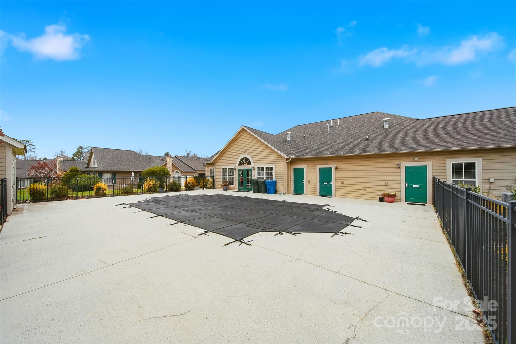 835A Wynnshire Drive — Hickory