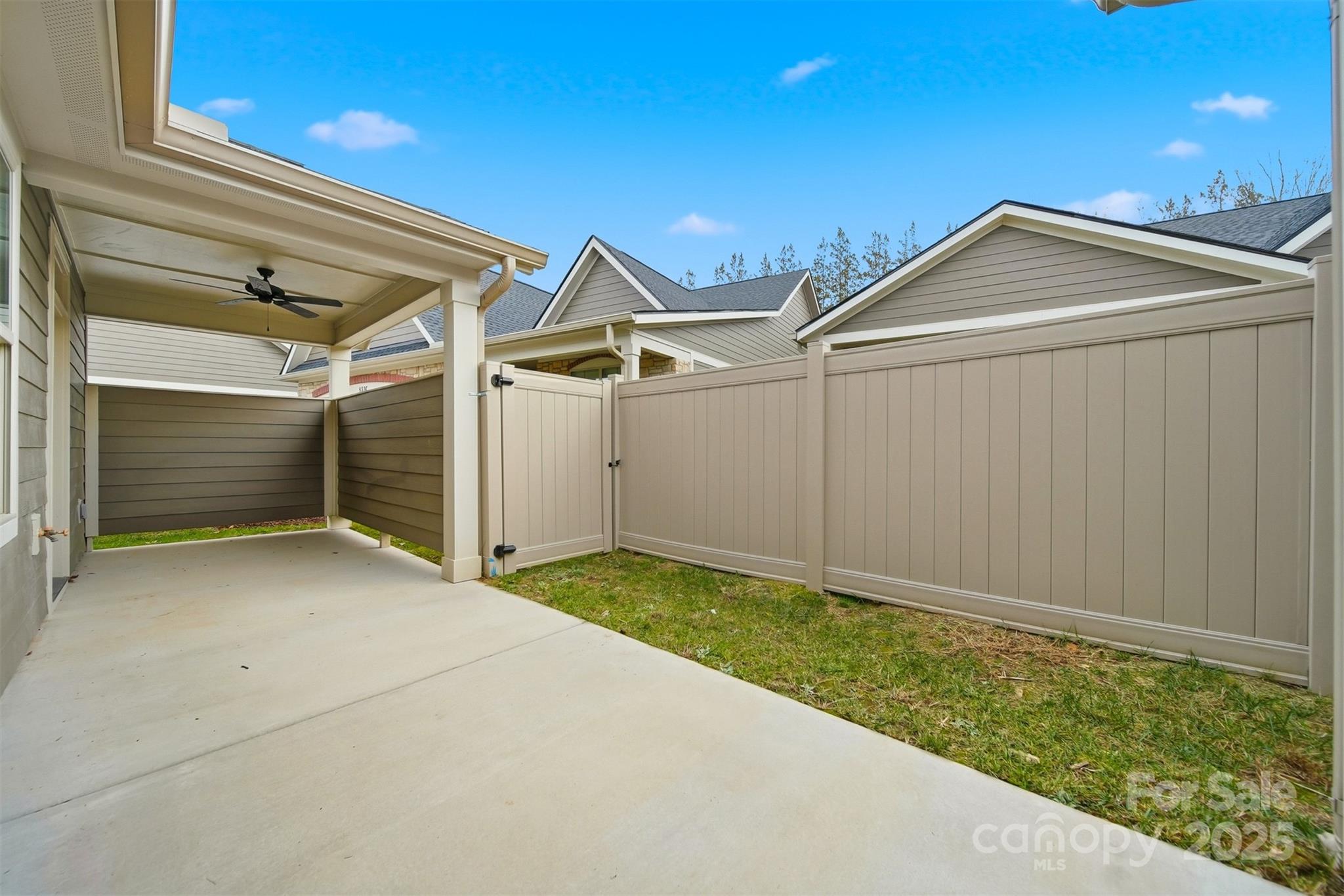 835A Wynnshire Drive — Hickory
