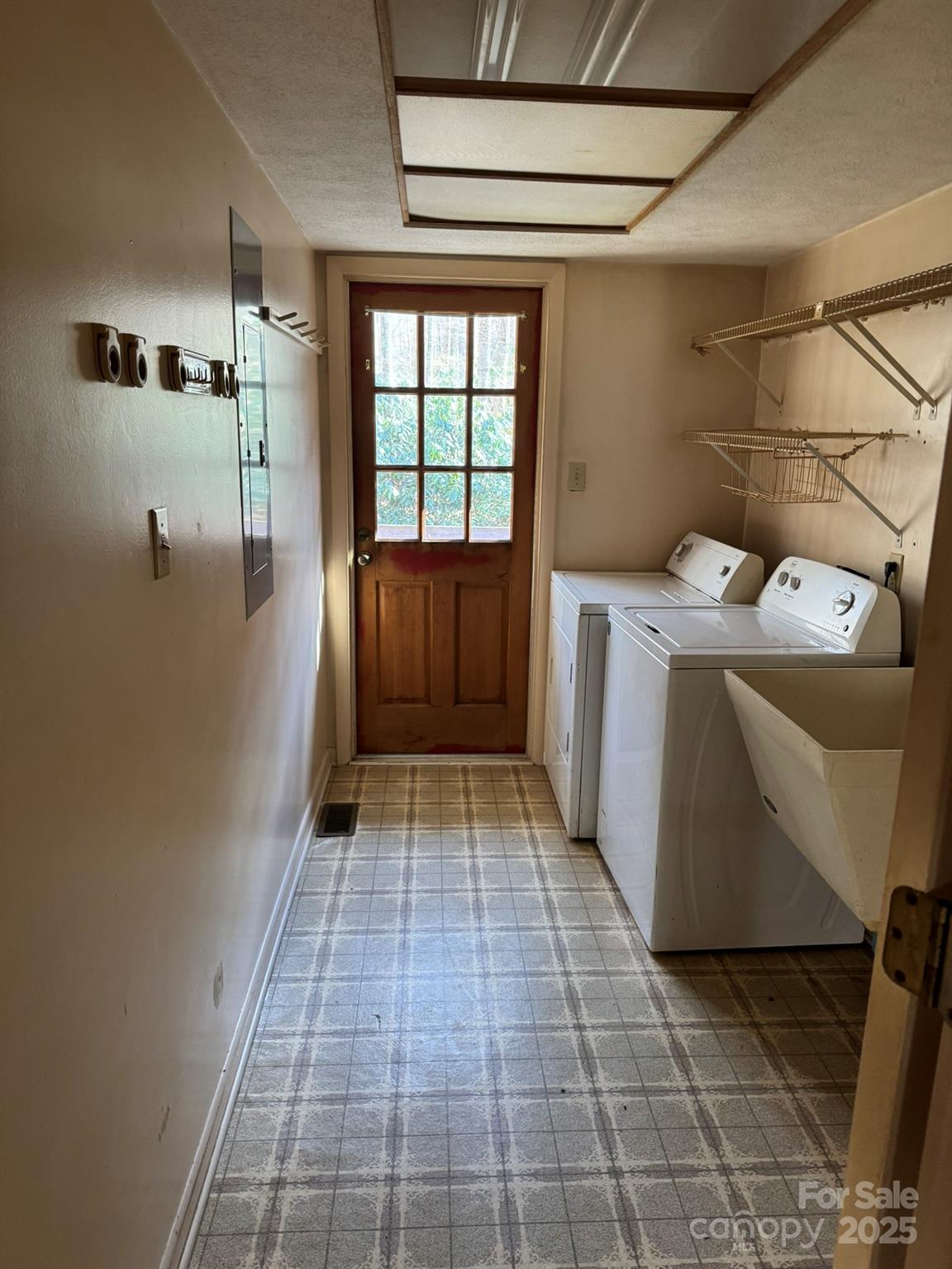 80 Larkspur Lane — Cullowhee