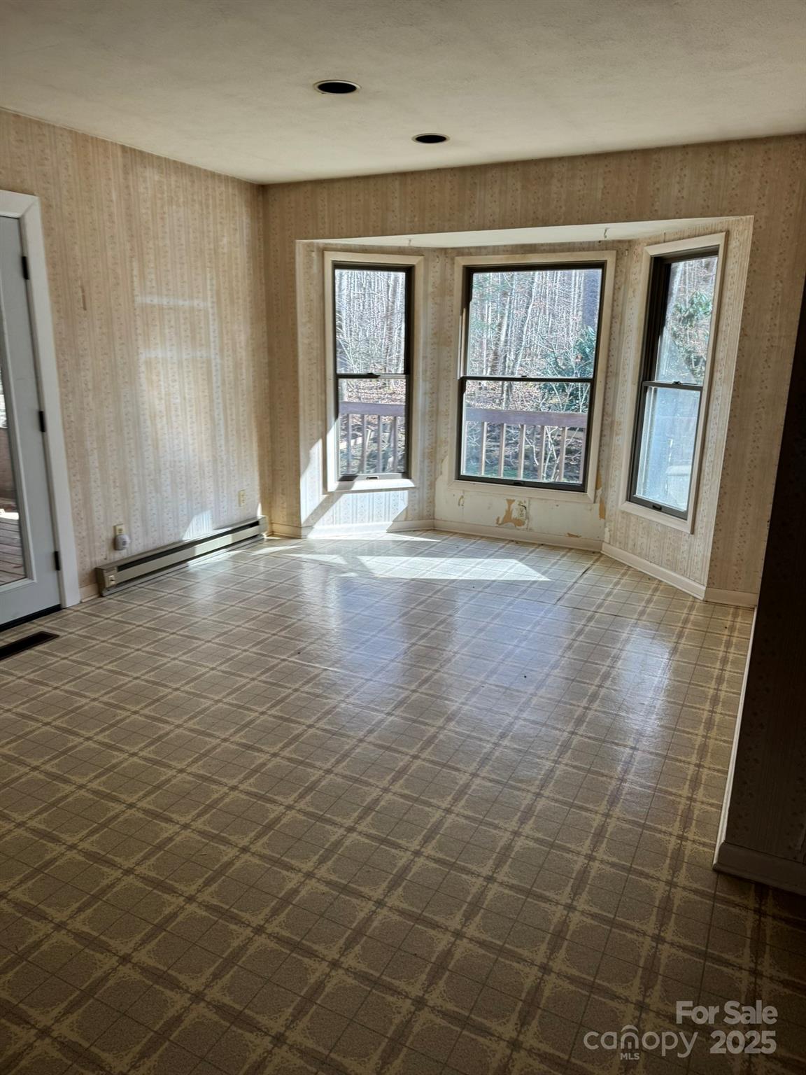 80 Larkspur Lane — Cullowhee