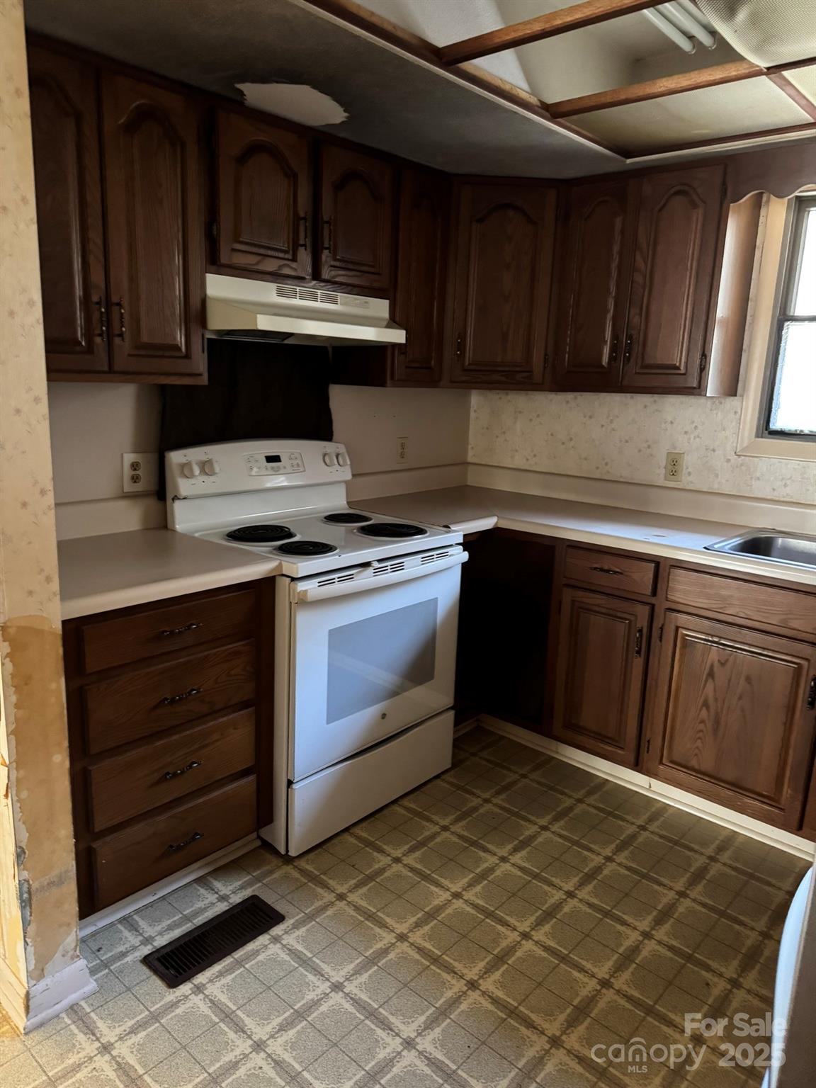 80 Larkspur Lane — Cullowhee