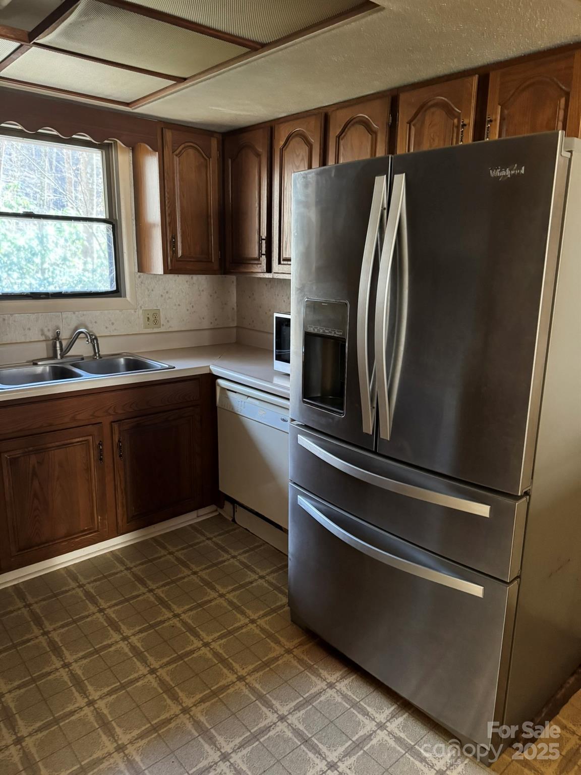 80 Larkspur Lane — Cullowhee