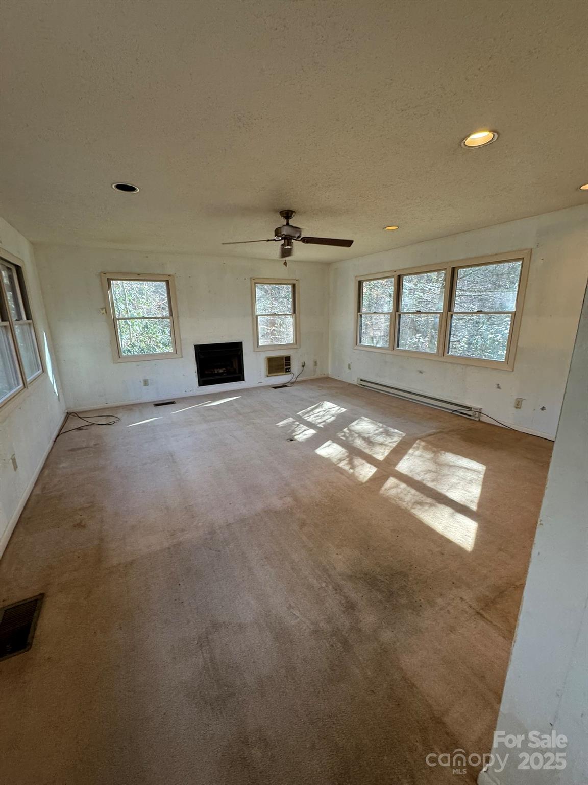 80 Larkspur Lane — Cullowhee