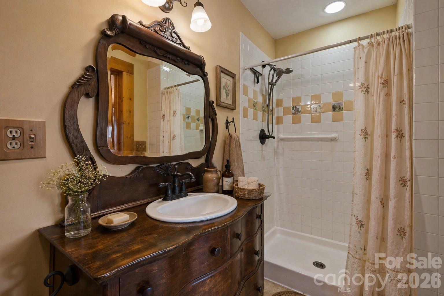 104 Enthoffer Street — Black Mountain