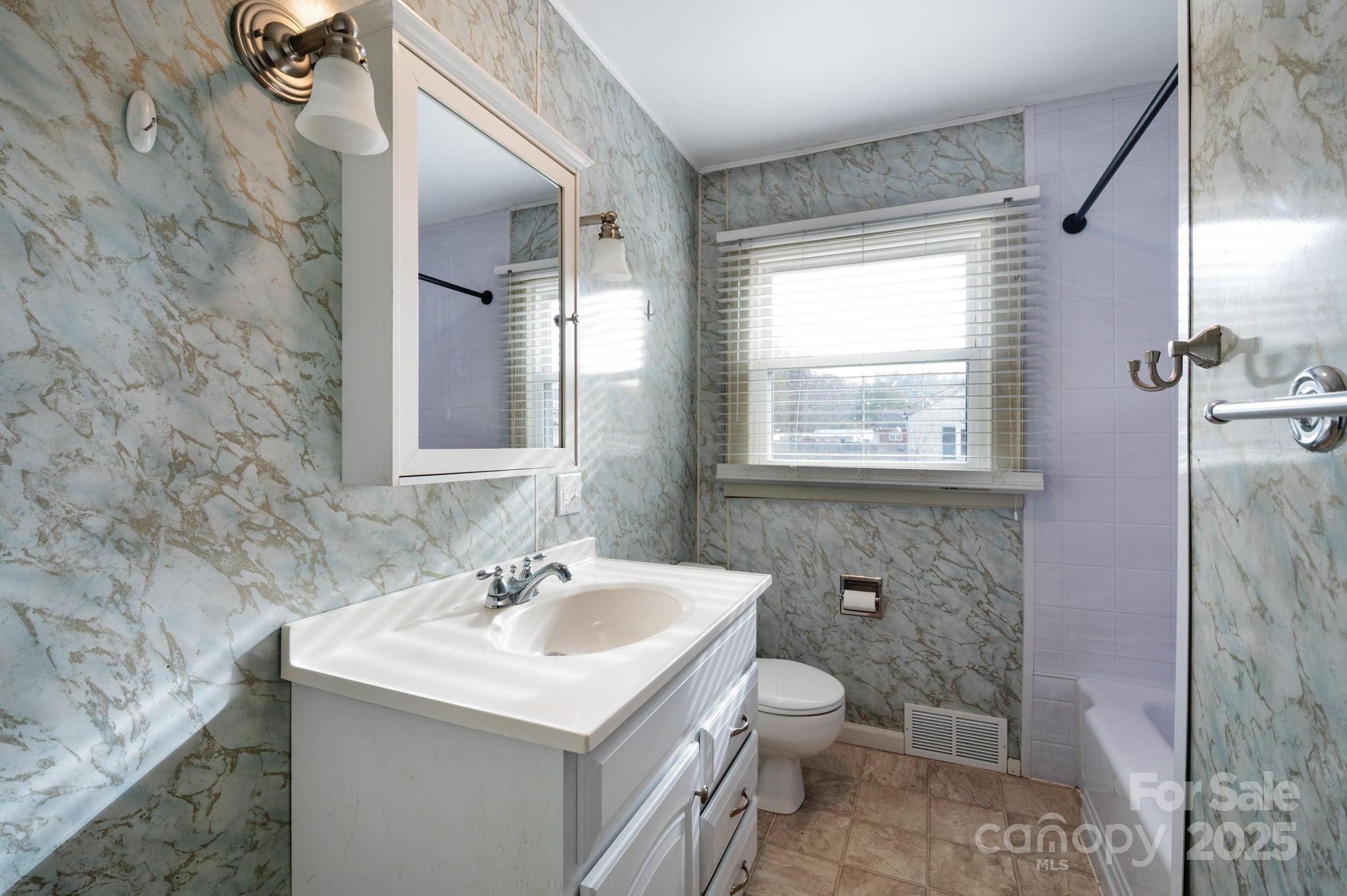 43 Henline Lane — Bakersville