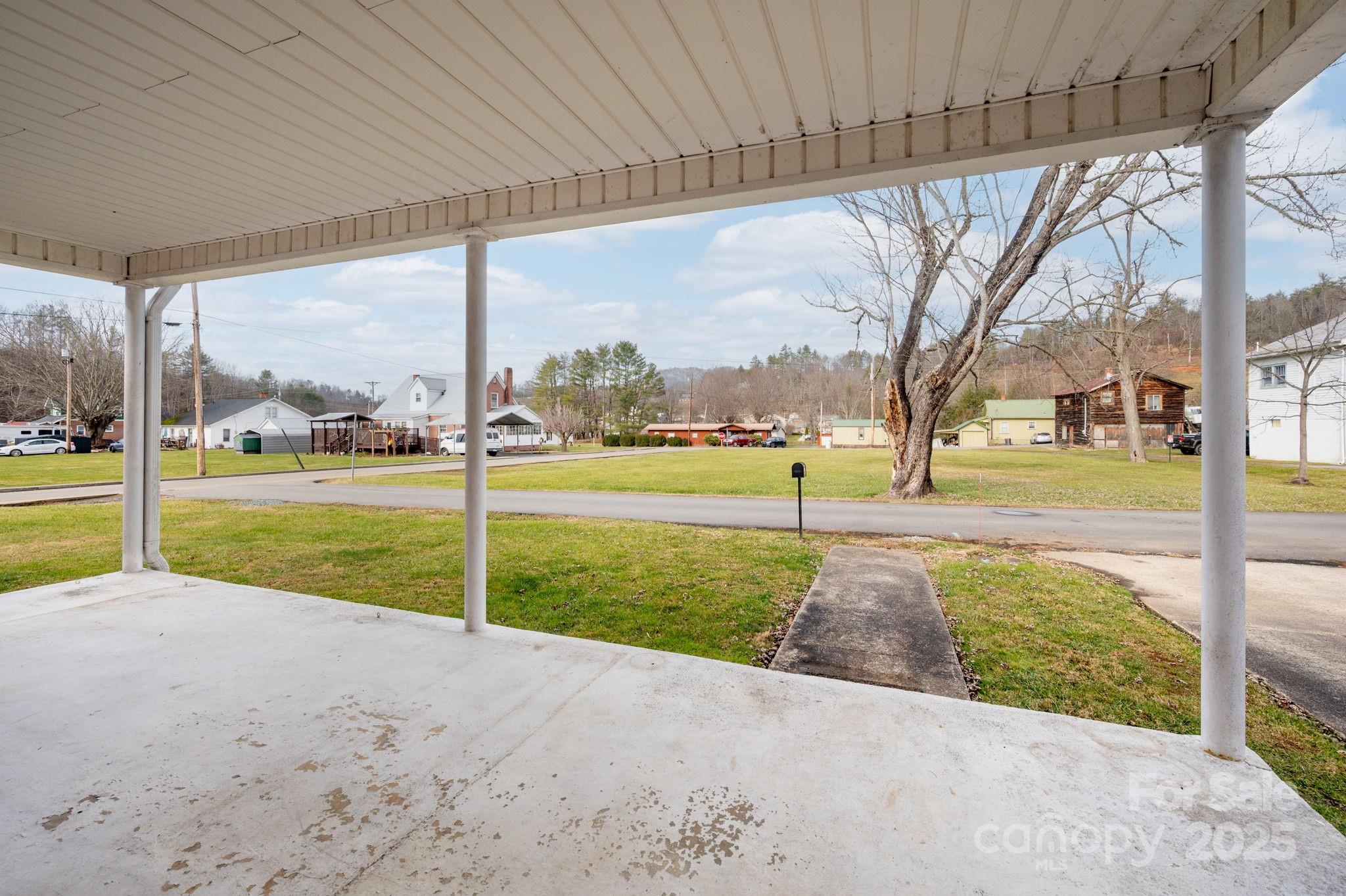 43 Henline Lane — Bakersville