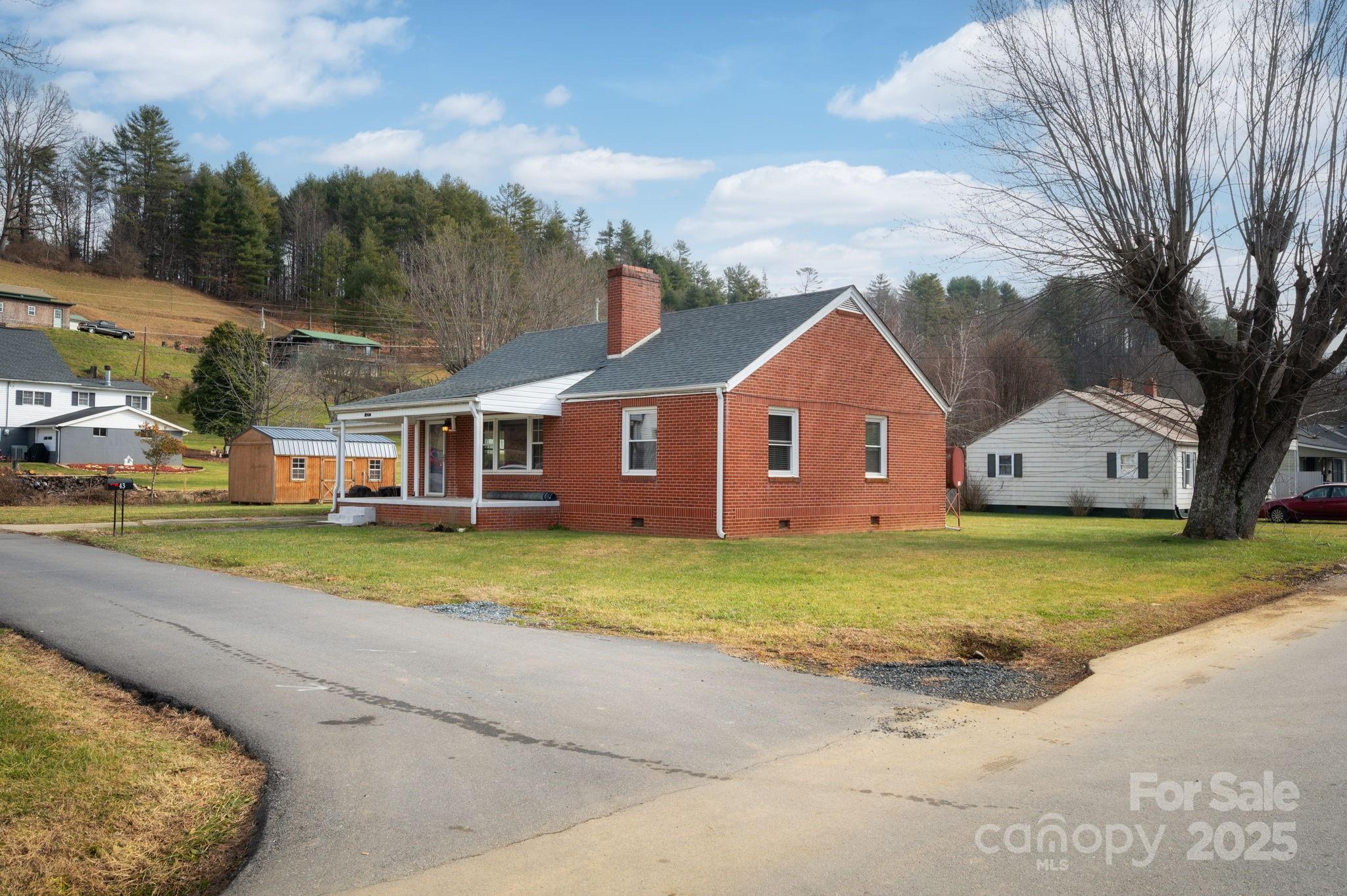 43 Henline Lane — Bakersville