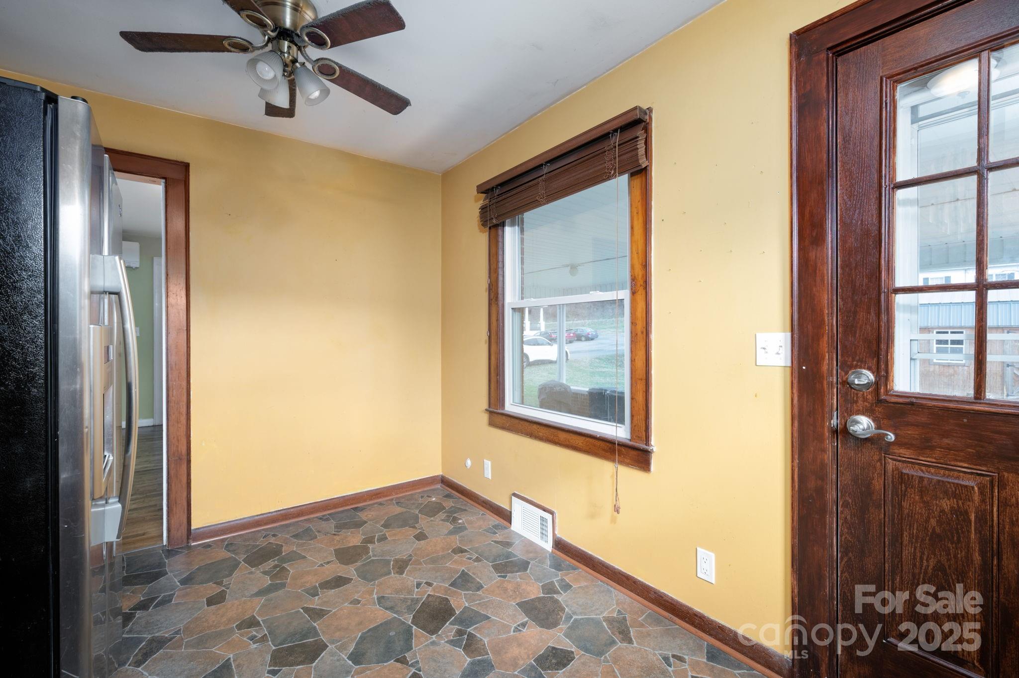 43 Henline Lane — Bakersville