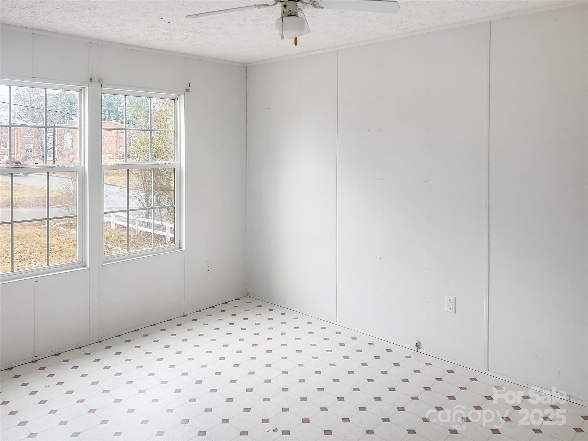 205 W Haywood Lane — Mount Gilead