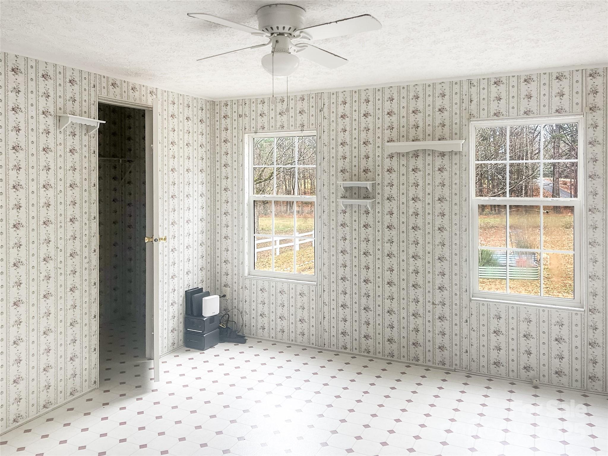 205 W Haywood Lane — Mount Gilead