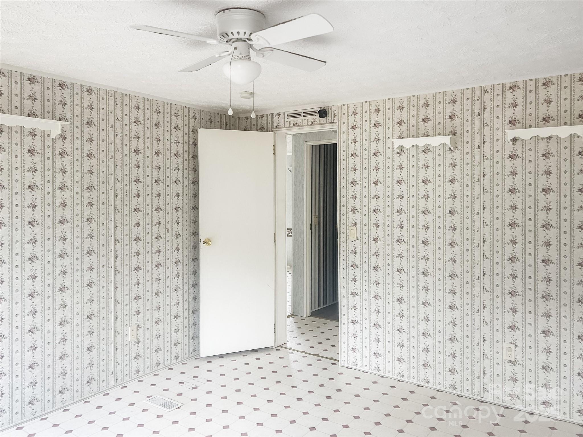 205 W Haywood Lane — Mount Gilead