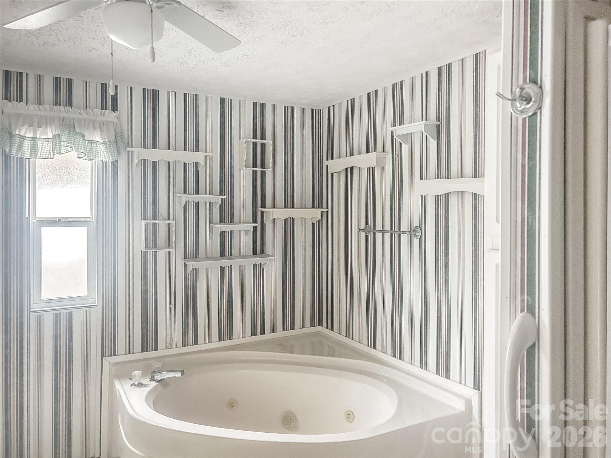 205 W Haywood Lane — Mount Gilead