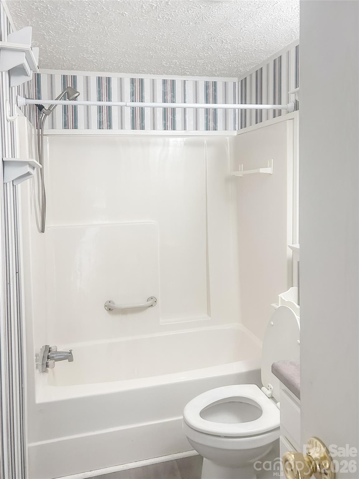 205 W Haywood Lane — Mount Gilead