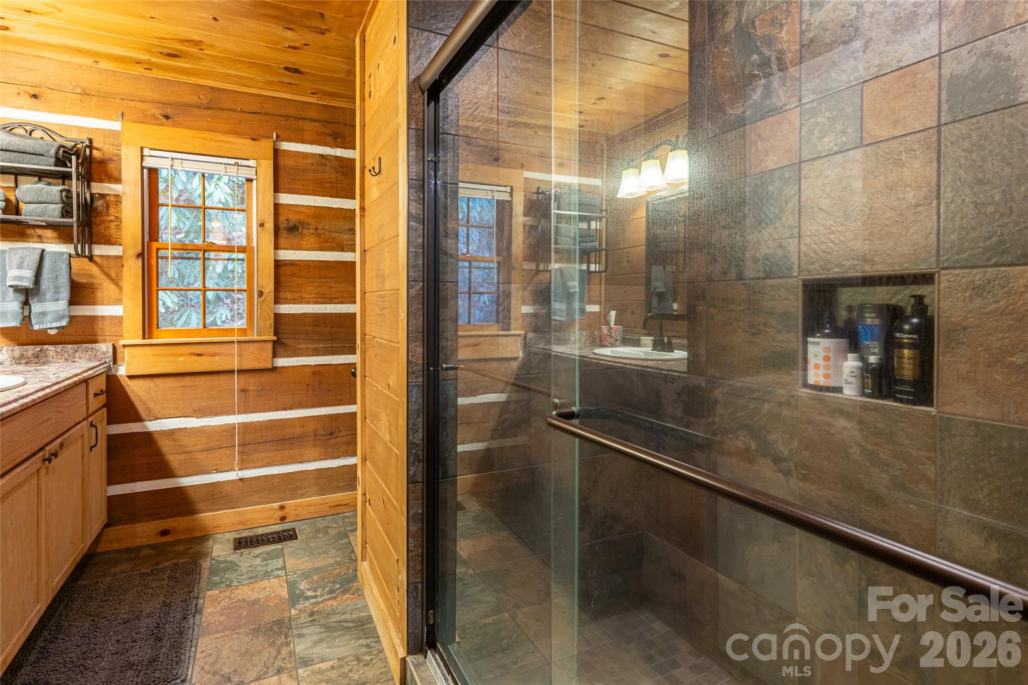16 Rocky Glen Trail — Black Mountain