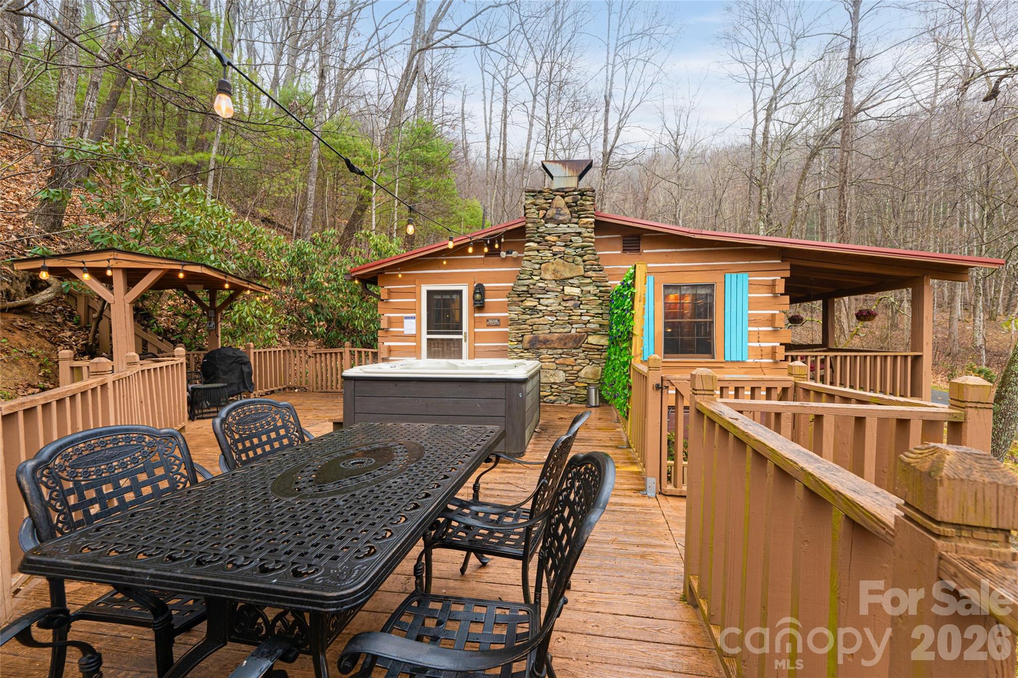 16 Rocky Glen Trail — Black Mountain
