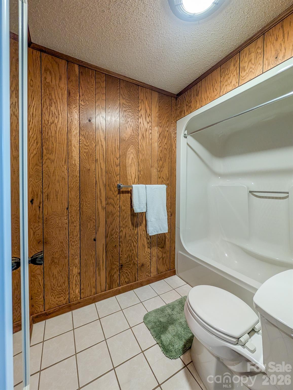39 Hawthorne Lane — Burnsville