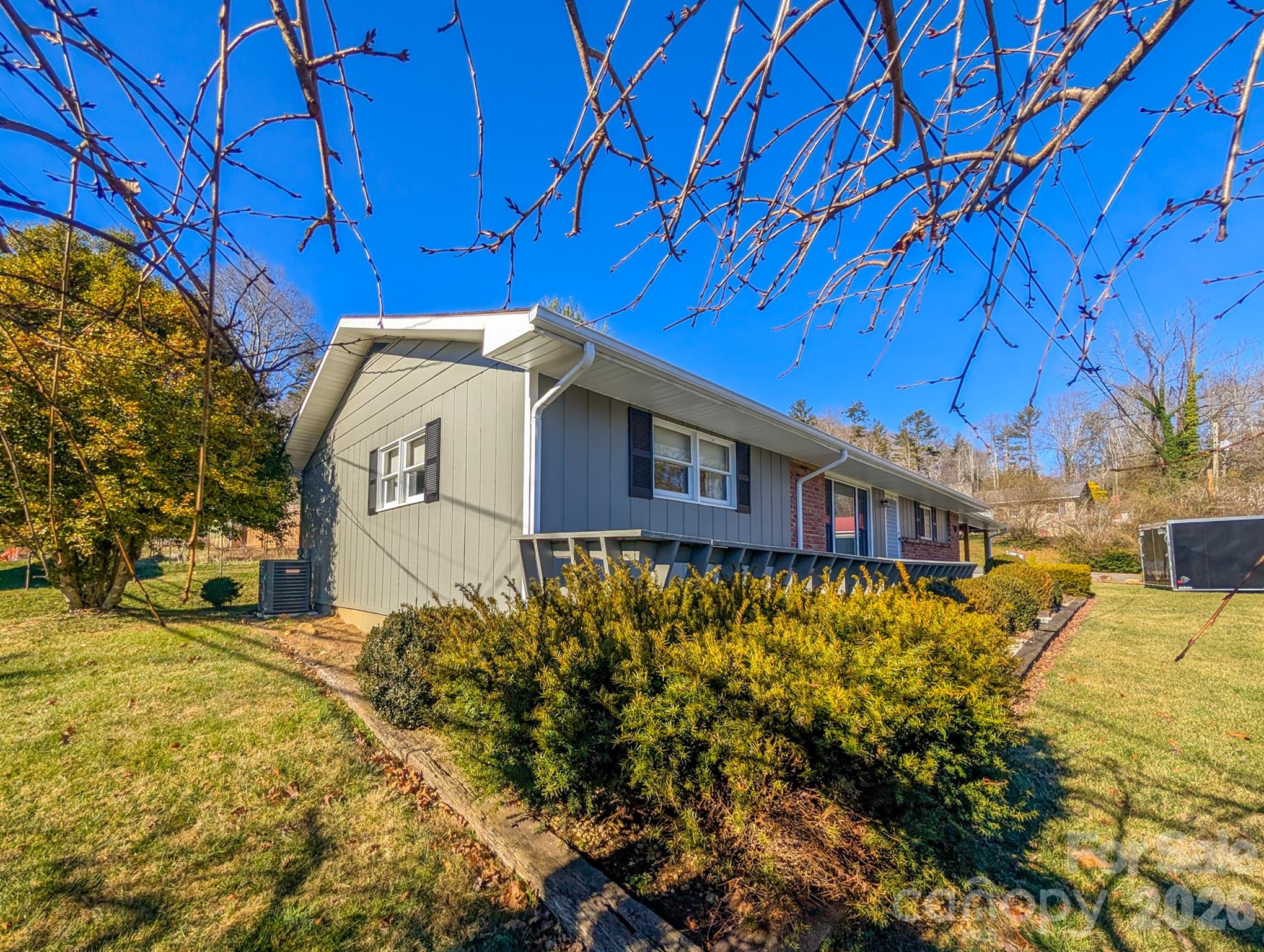 39 Hawthorne Lane — Burnsville