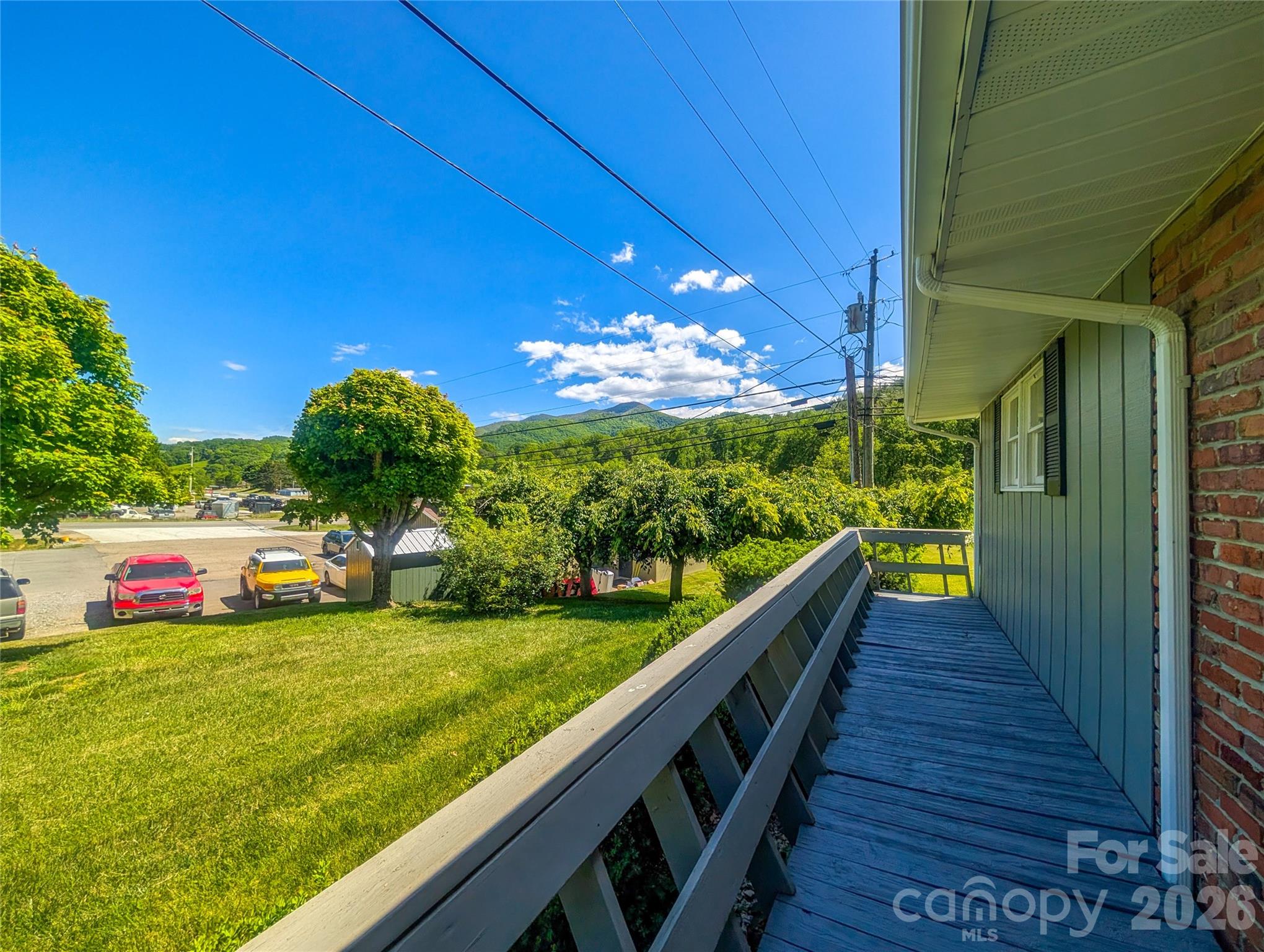 39 Hawthorne Lane — Burnsville