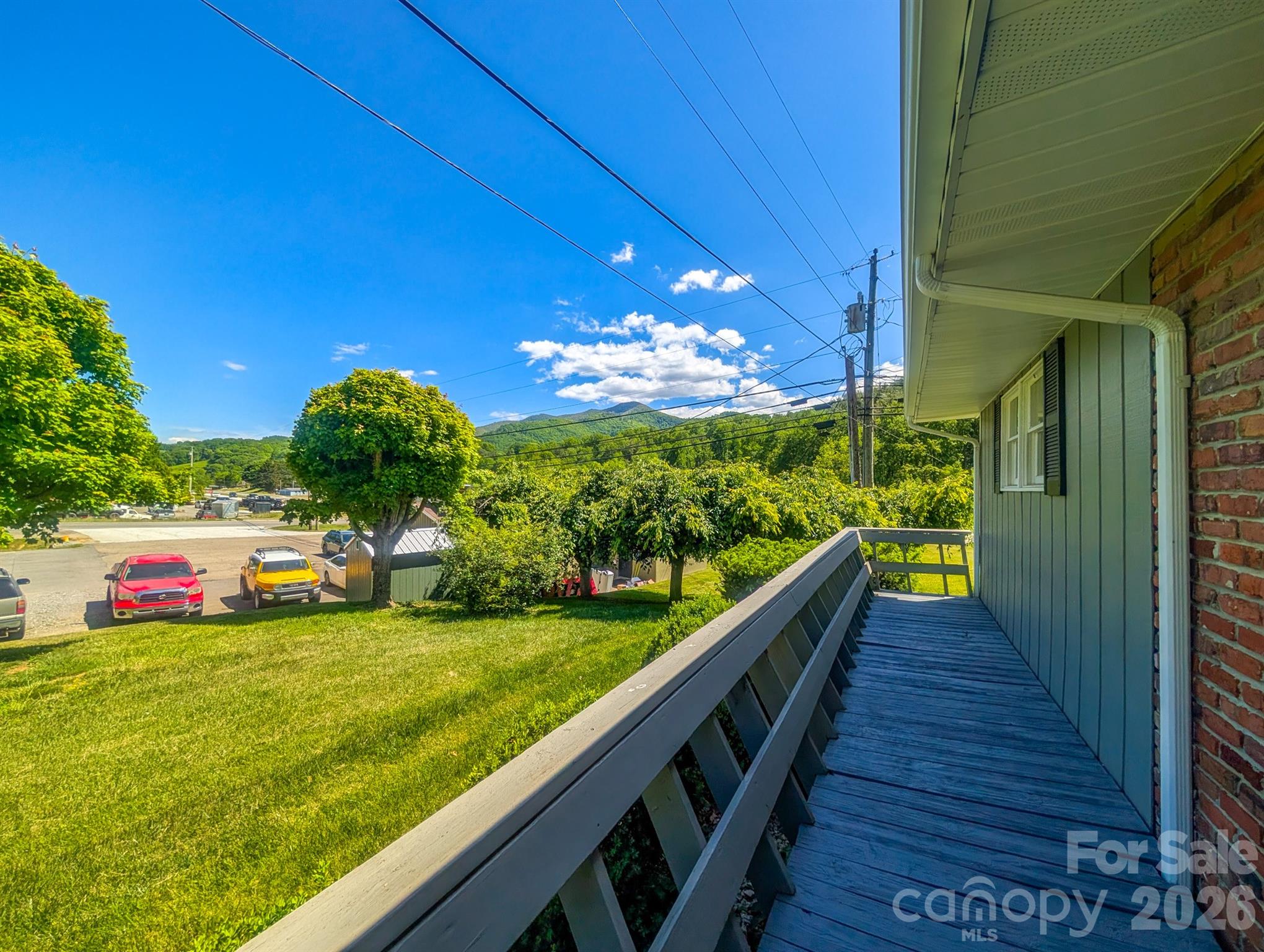 39 Hawthorne Lane — Burnsville