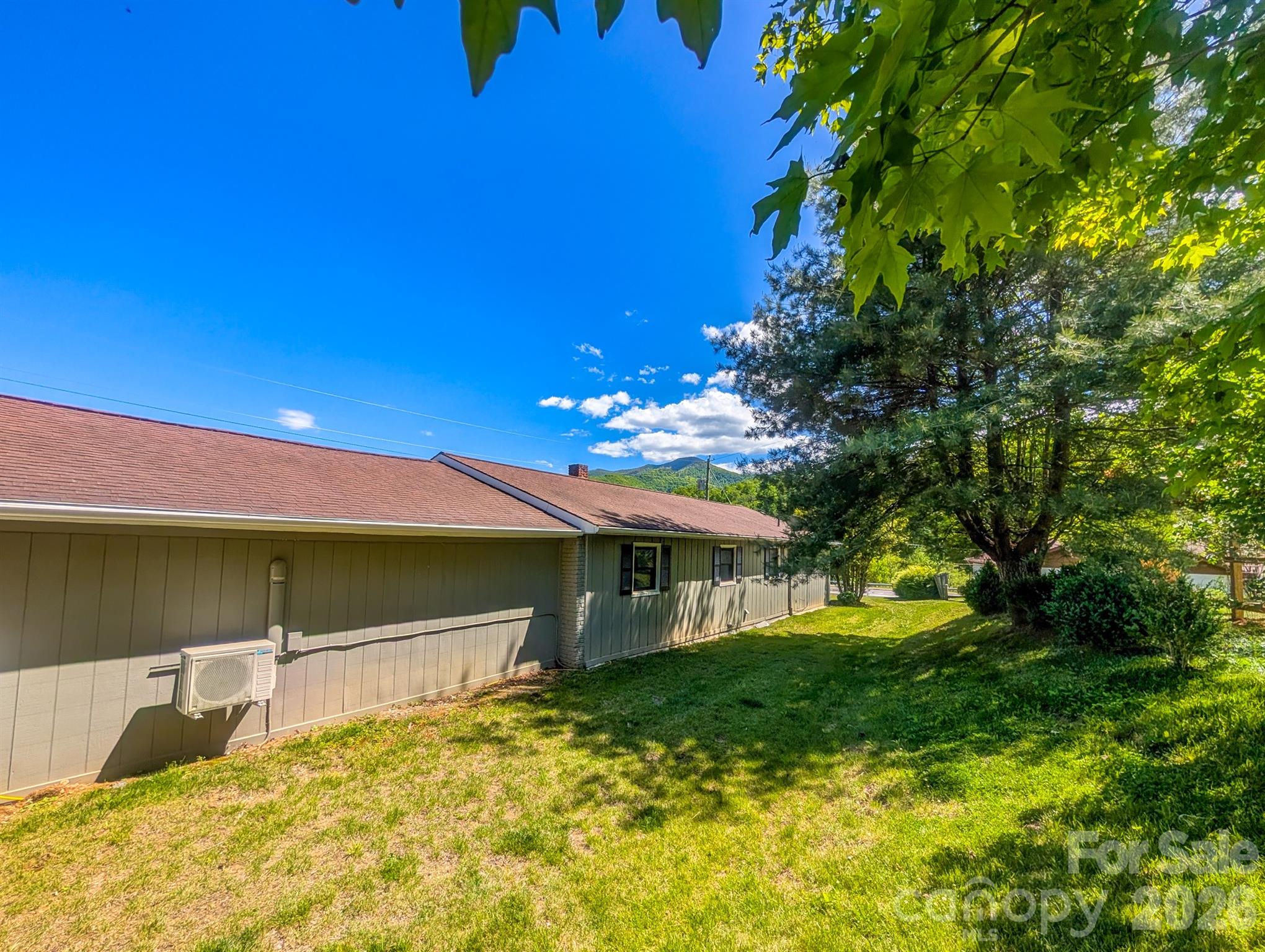 39 Hawthorne Lane — Burnsville
