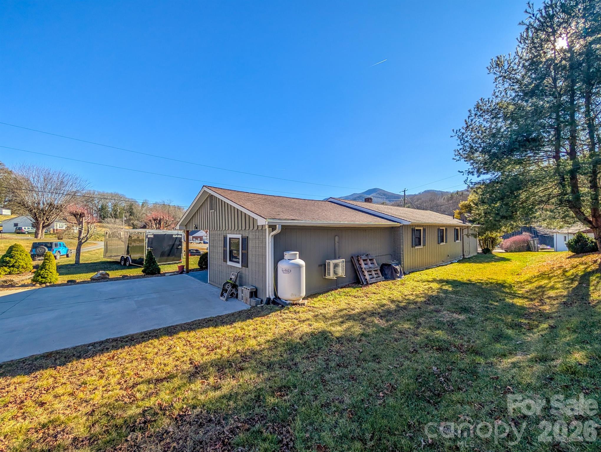 39 Hawthorne Lane — Burnsville