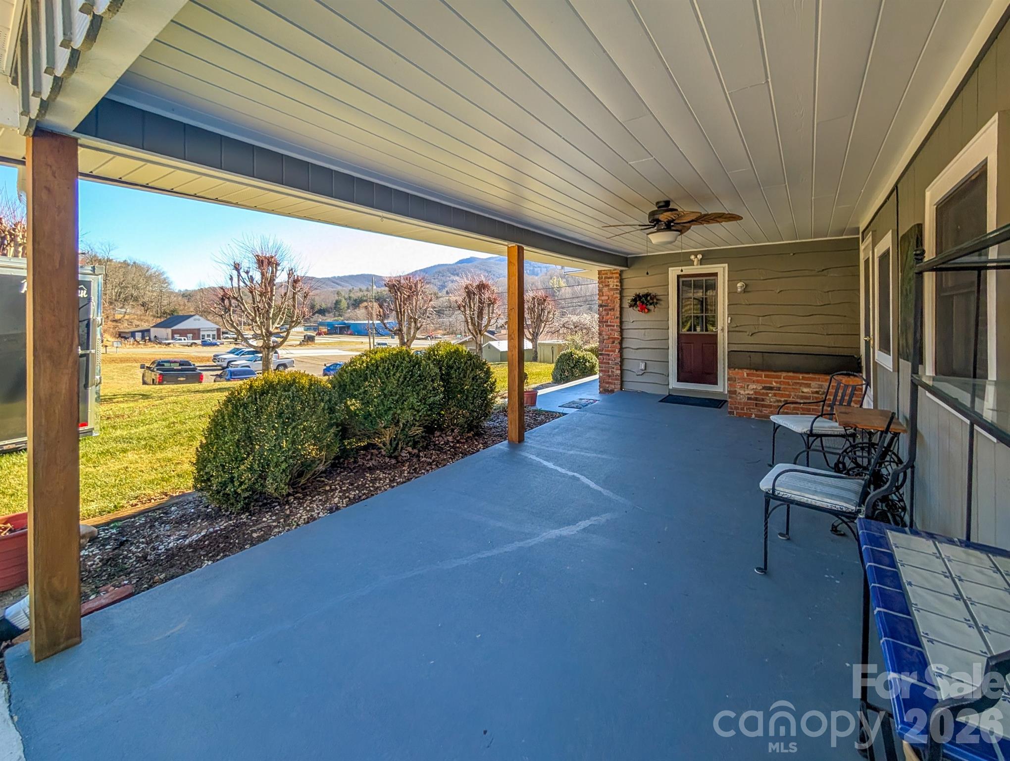39 Hawthorne Lane — Burnsville