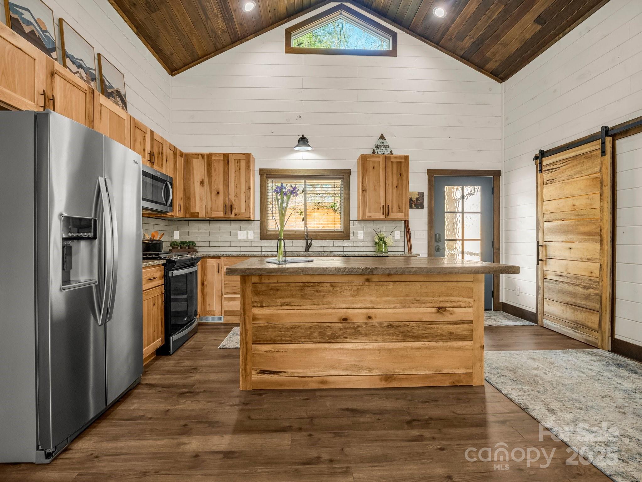 107 Twisted Birch Drive — Hendersonville