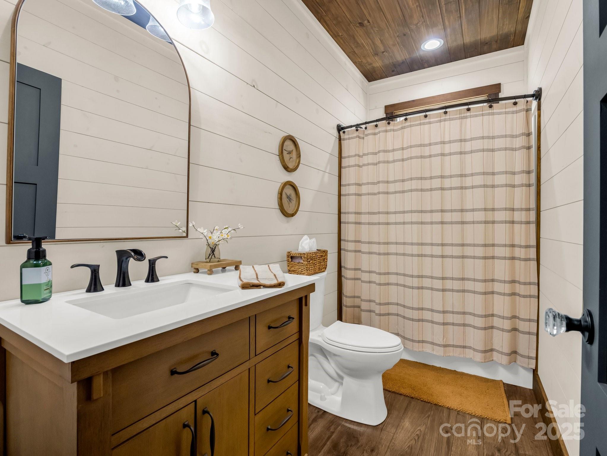 107 Twisted Birch Drive — Hendersonville