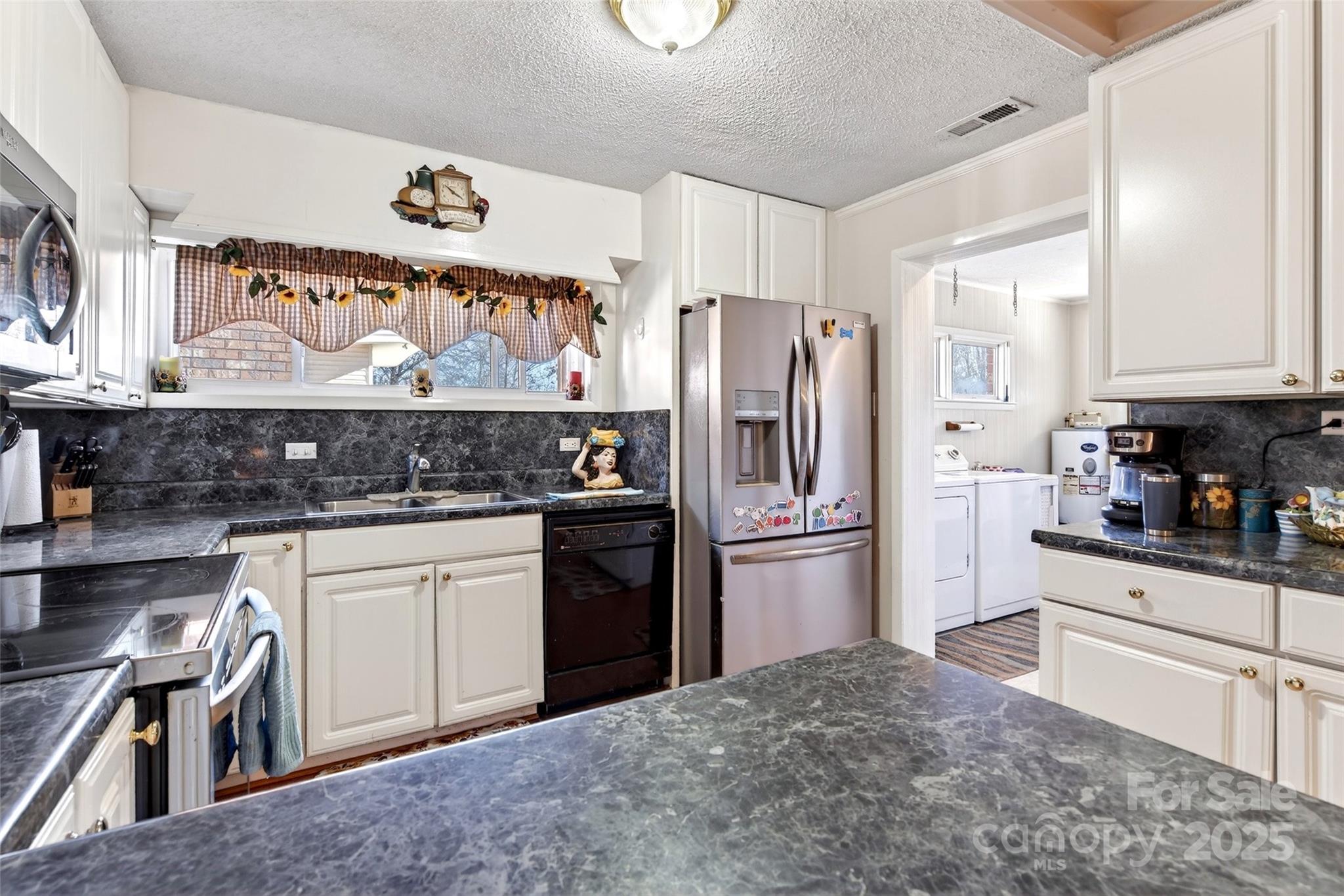 60 Greenwood Drive — Marion
